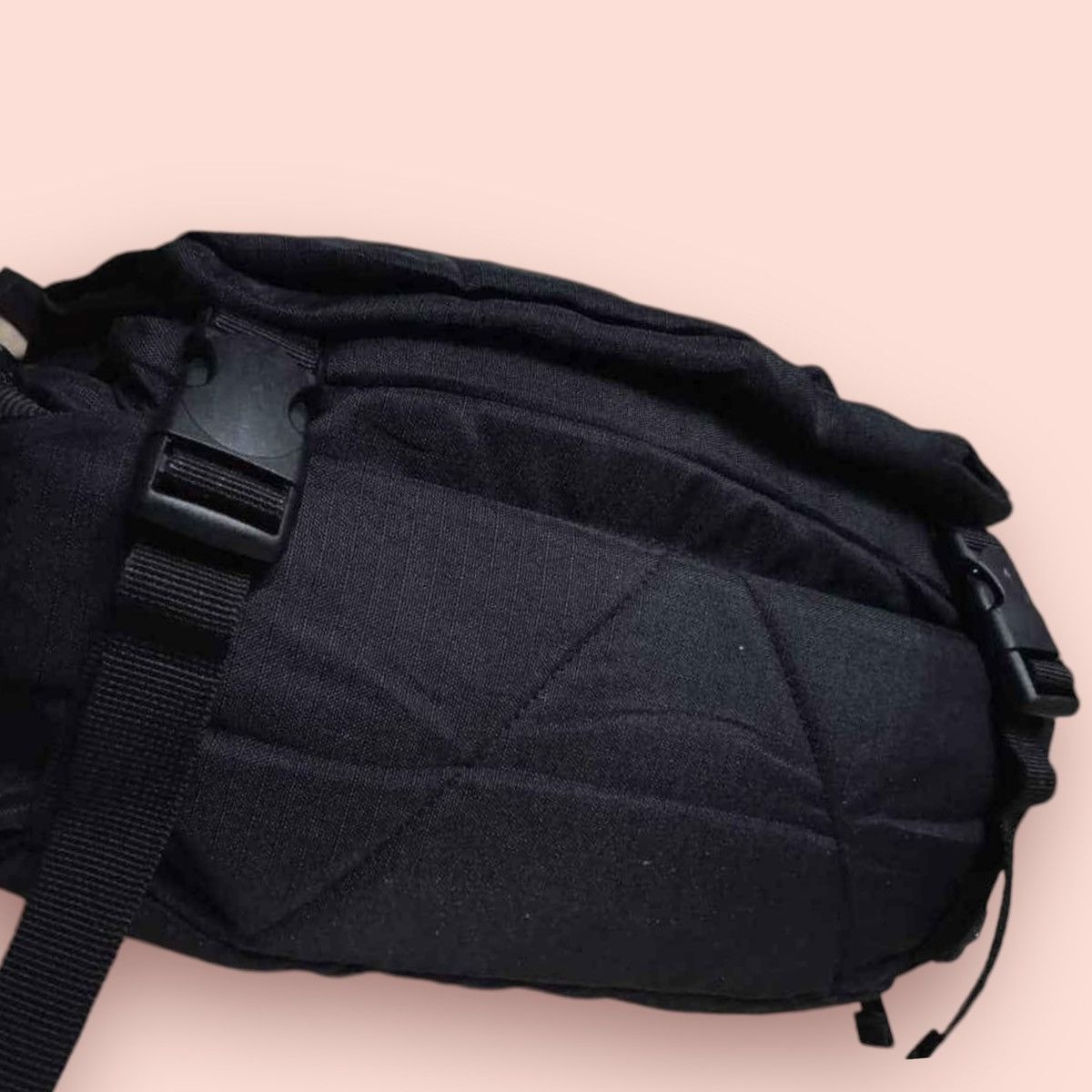 Jun Takahashi × Uniqlo VINTAGE Y2k UNIQLO PADDED UTILITY CROSSBODY BAG Size ONE SIZE - 7 Thumbnail