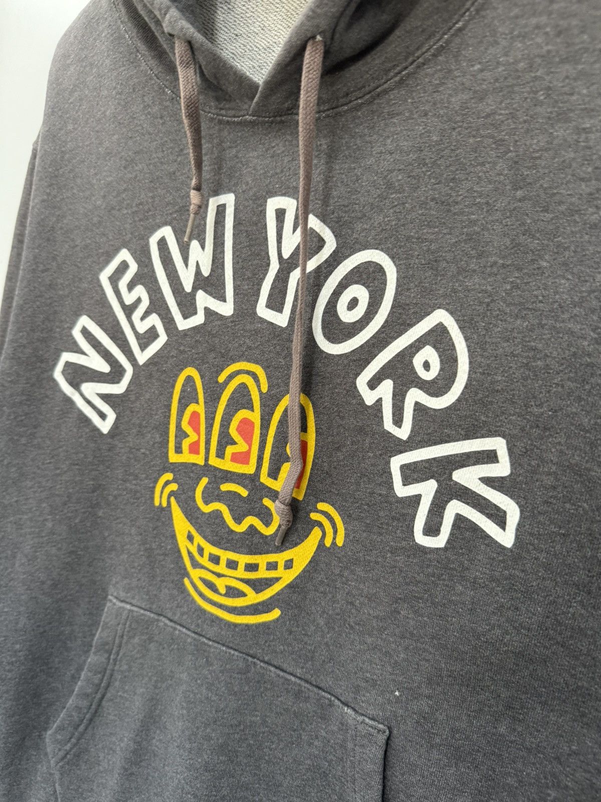 Japanese Brand 🔥 Uniqlo Japan Keith Haring NYC Sunfaded Sweat Hoodie - M Size US M / EU 48-50 / 2 - 6 Thumbnail