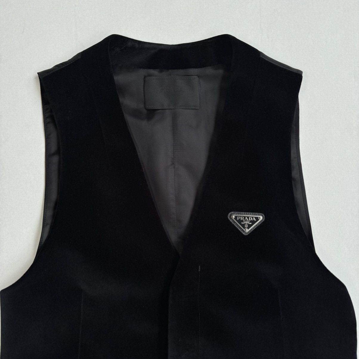 Prada Prada SS22 Logo Velour Vest Size US S / EU 44-46 / 1 - 2 Thumbnail