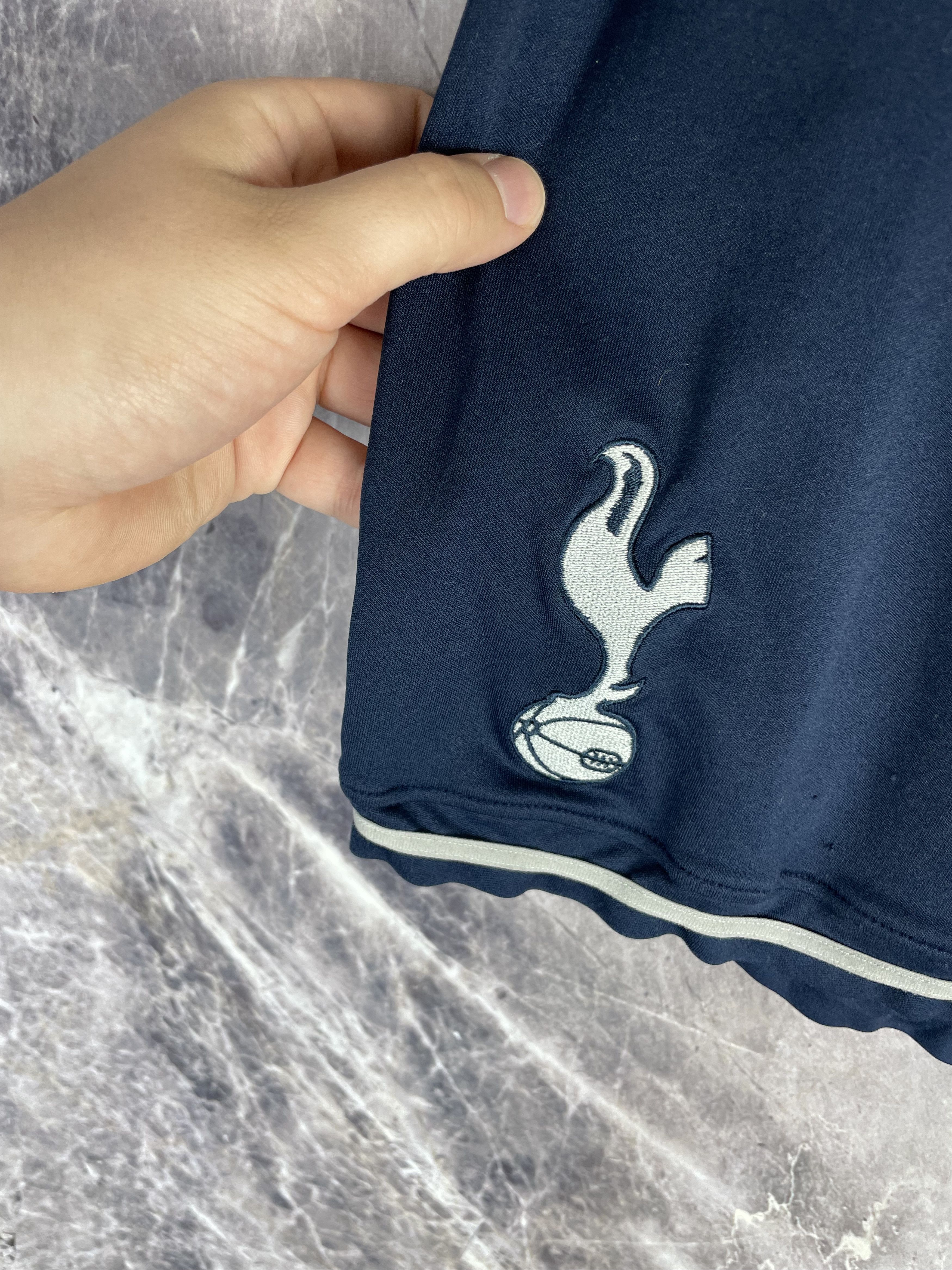 Nike Under Armour Tottenham Mens Shorts y2k Size US 36 / EU 52 - 3 Thumbnail