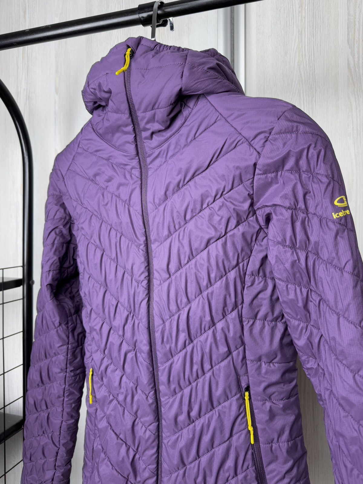 Icebreaker Icebreaker Women’s MerinoLOFT Hyperia Lite Hooded Jacket Size S / US 4 / IT 40 - 4 Thumbnail