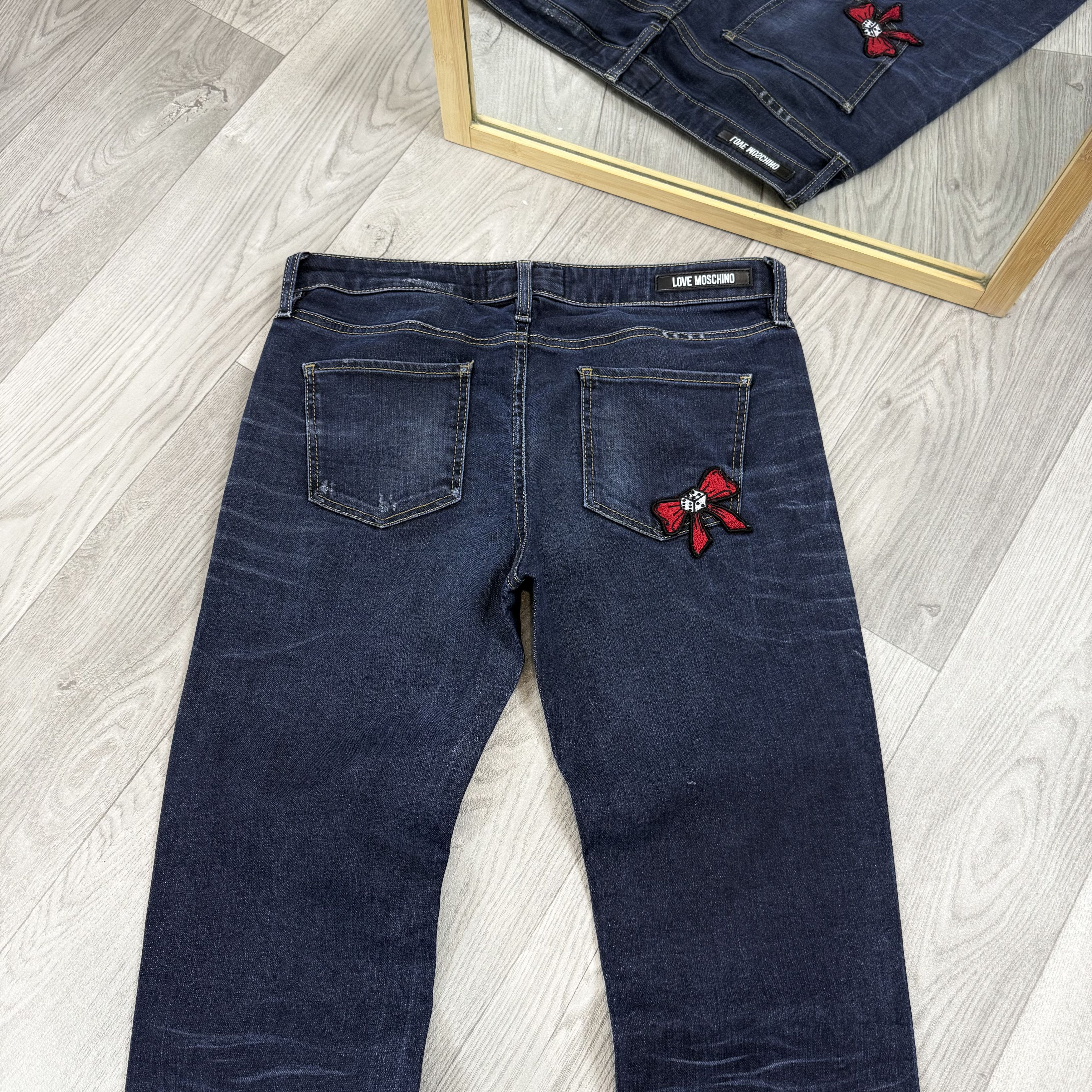 Love Moschino Vintage Love Moschino Y2K Patch Low Rise Blue Denim Jeans Size 28" / US 6 / IT 42 - 7 Thumbnail