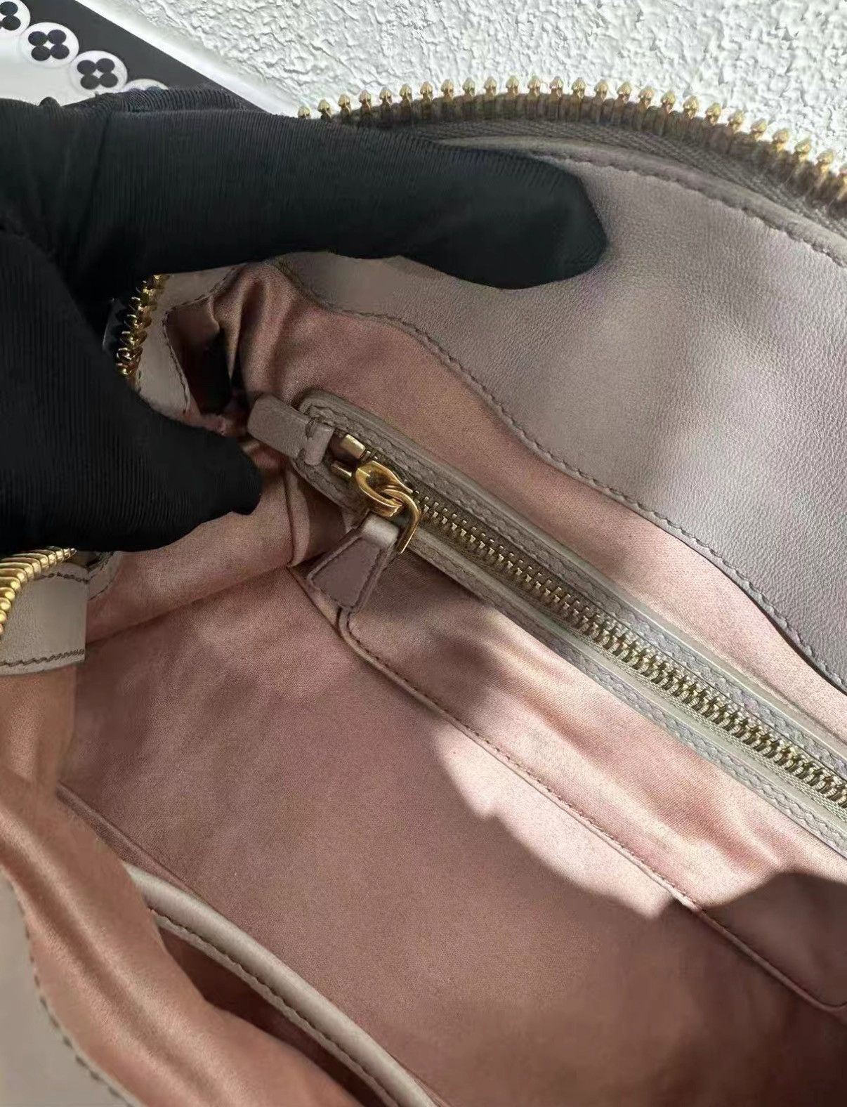 Miu Miu Miu Miu milk tea-colored lambskin ruched shell bag J38 Size ONE SIZE - 5 Thumbnail