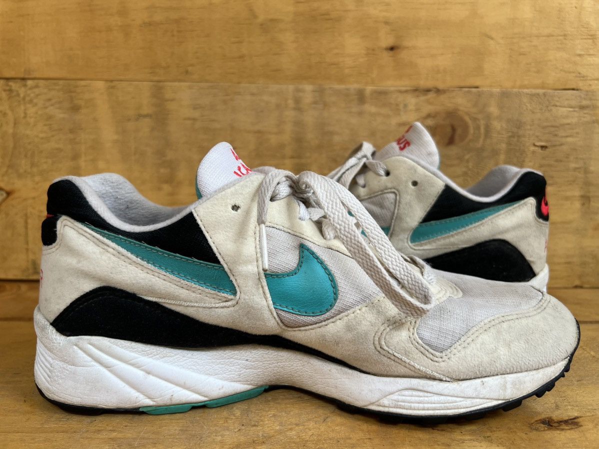 Nike Nike Air Icarus International 1992 Vintage Size US 9 | UK 8 Size US 9 / EU 42 - 9 Thumbnail