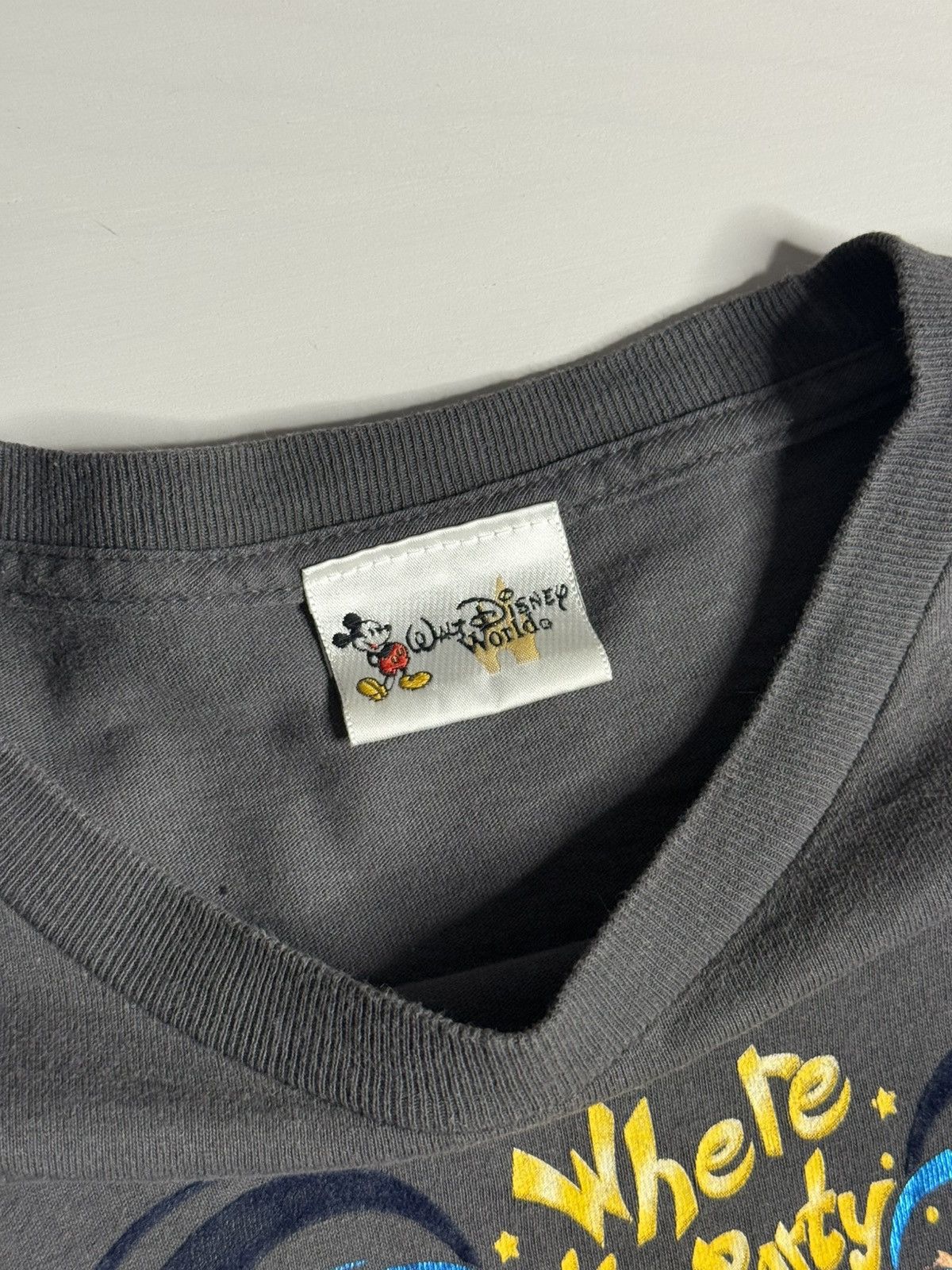 Disney VINTAGE 2005 Disney World Tee “Grey” [L] PREOWNED Size US L / EU 52-54 / 3 - 4 Thumbnail