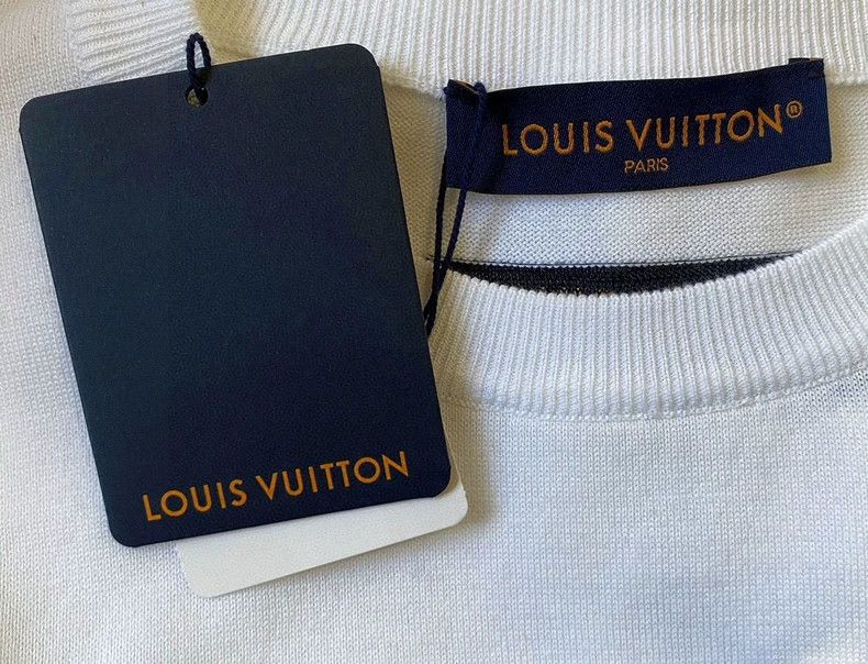 Louis Vuitton Louis Vuitton Monogrammed white short sleeve Size US M / EU 48-50 / 2 - 5 Thumbnail