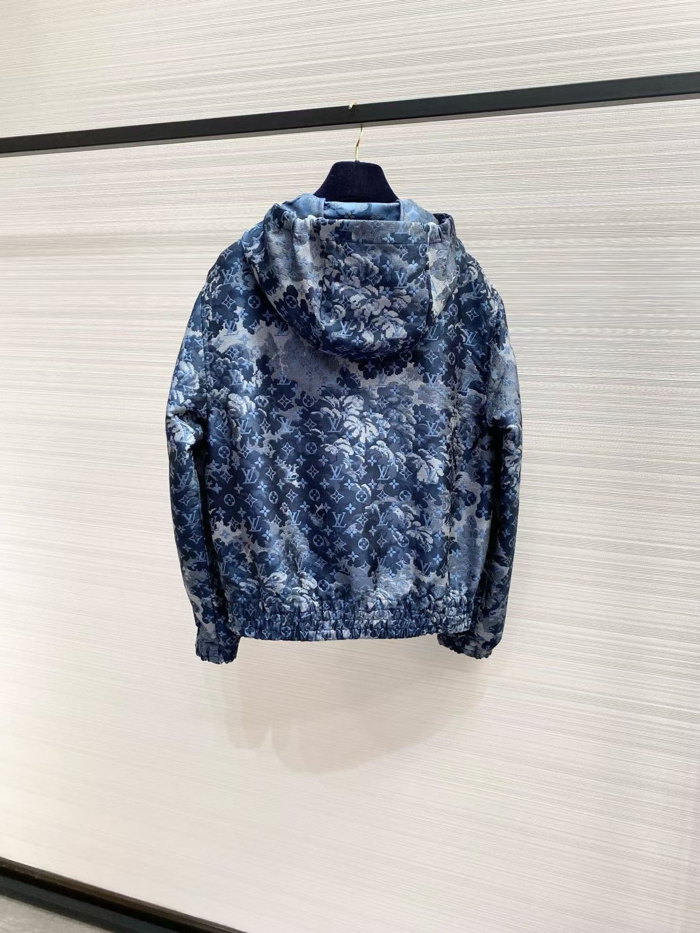 Louis Vuitton Louis Vuitton Monogram Clouds Hooded Jacket Size US S / EU 44-46 / 1 - 2 Thumbnail