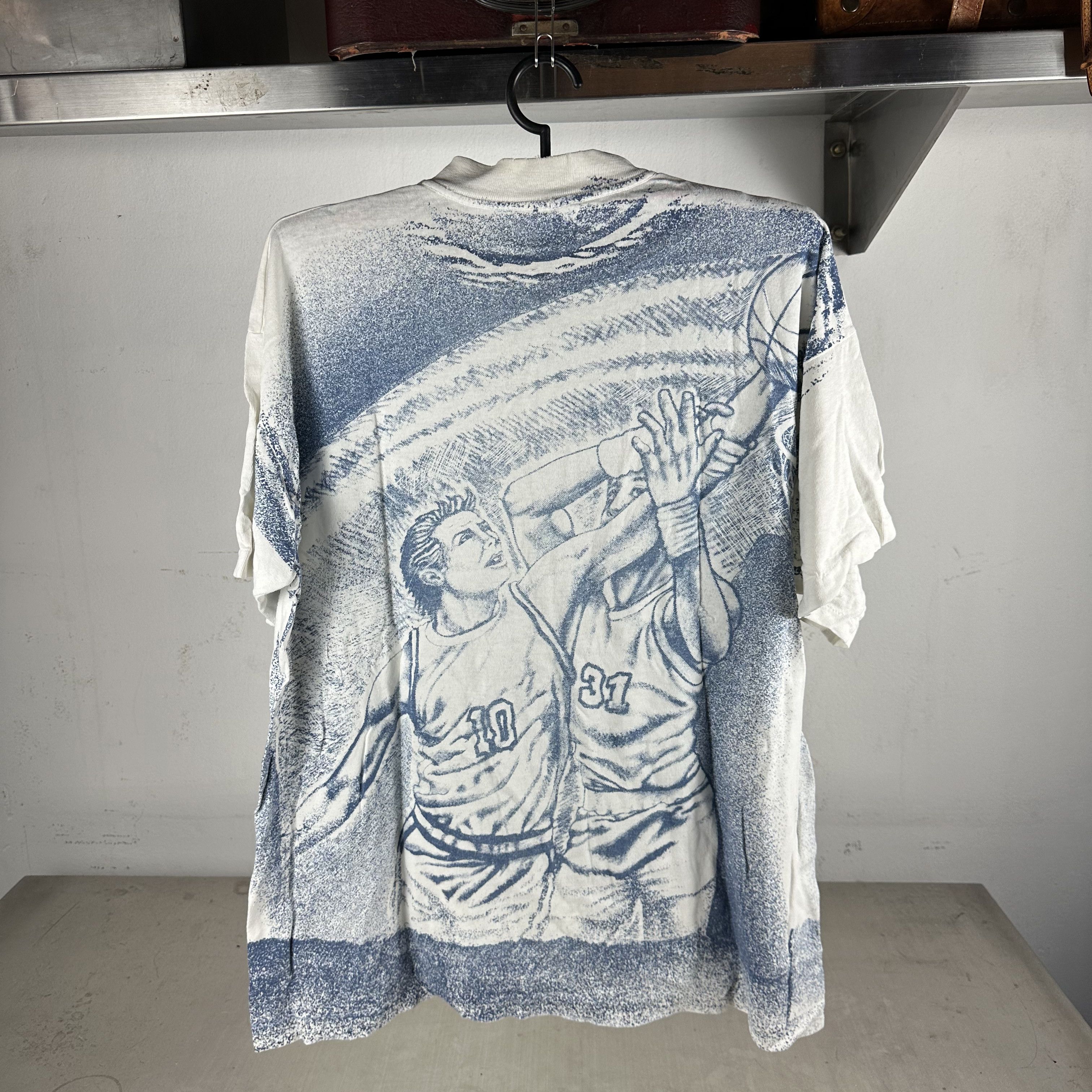 Vintage Vintage 90s Georgetown Hoyas Basketball NCAA AOP T-shirt Size US XL / EU 56 / 4 - 3 Thumbnail