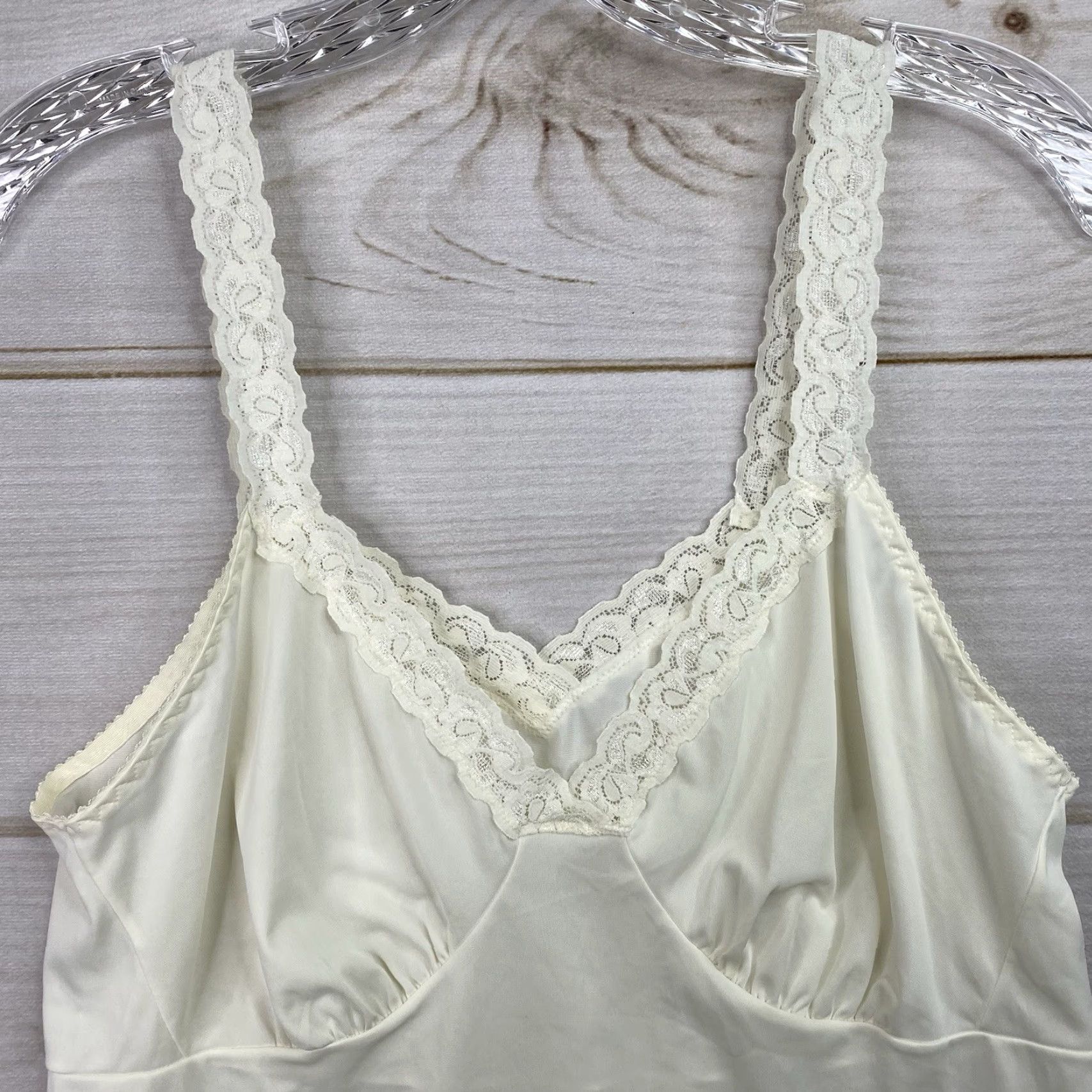 Vintage VINTAGE Cabernet Lace Cami Top Womens 38 Ivory Nylon Lace Camisole Spaghetti Strap Sleeveless Tank Sheer All Seasons Spring Summer Girls Womens Size XS / US 0-2 / IT 36-38 - 2 Thumbnail