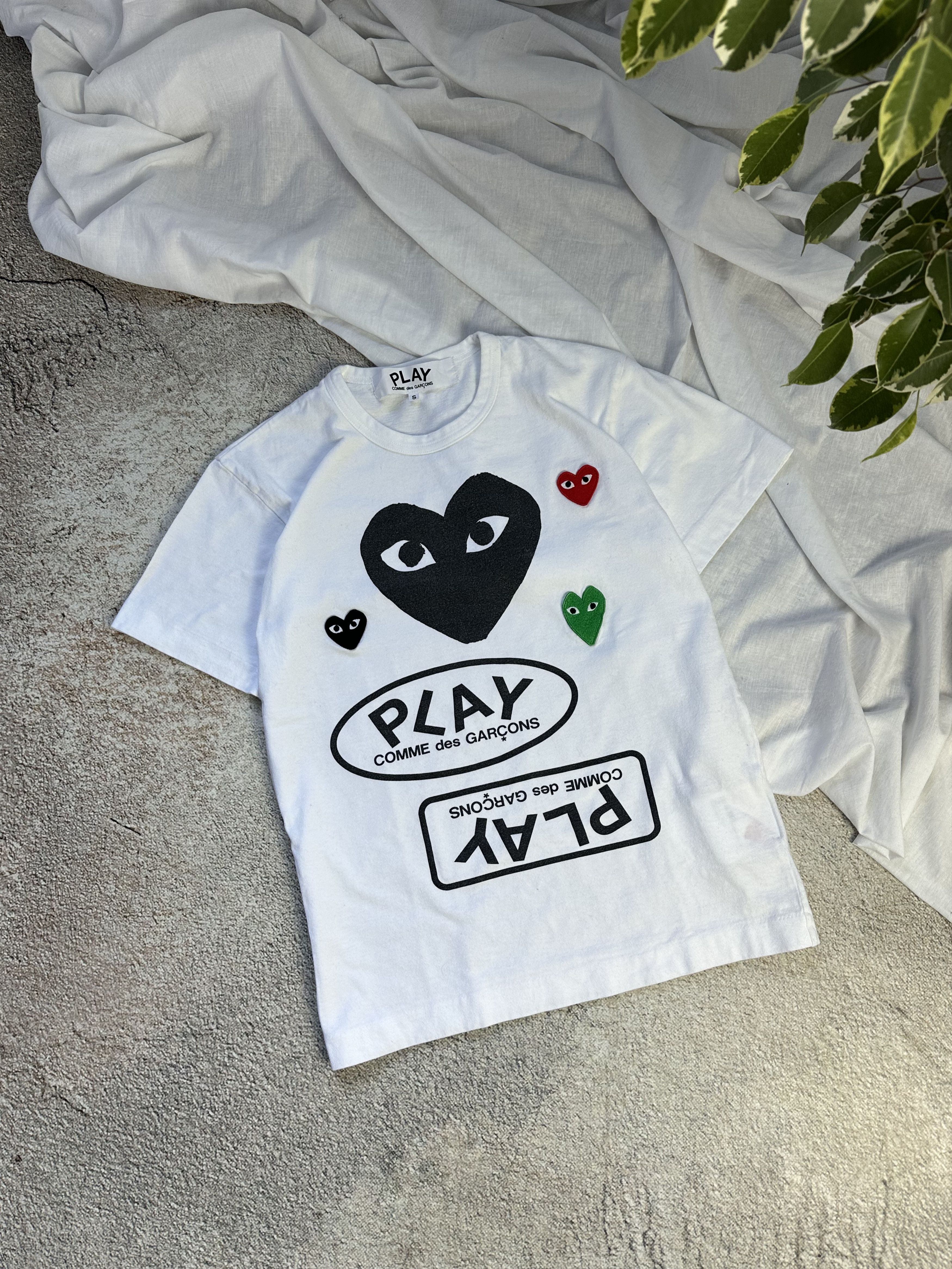 Comme des Garcons × Japanese Brand × Vintage Comme Des Garcons tshirt multi logo Size S / US 4 / IT 40 - 1 Thumbnail