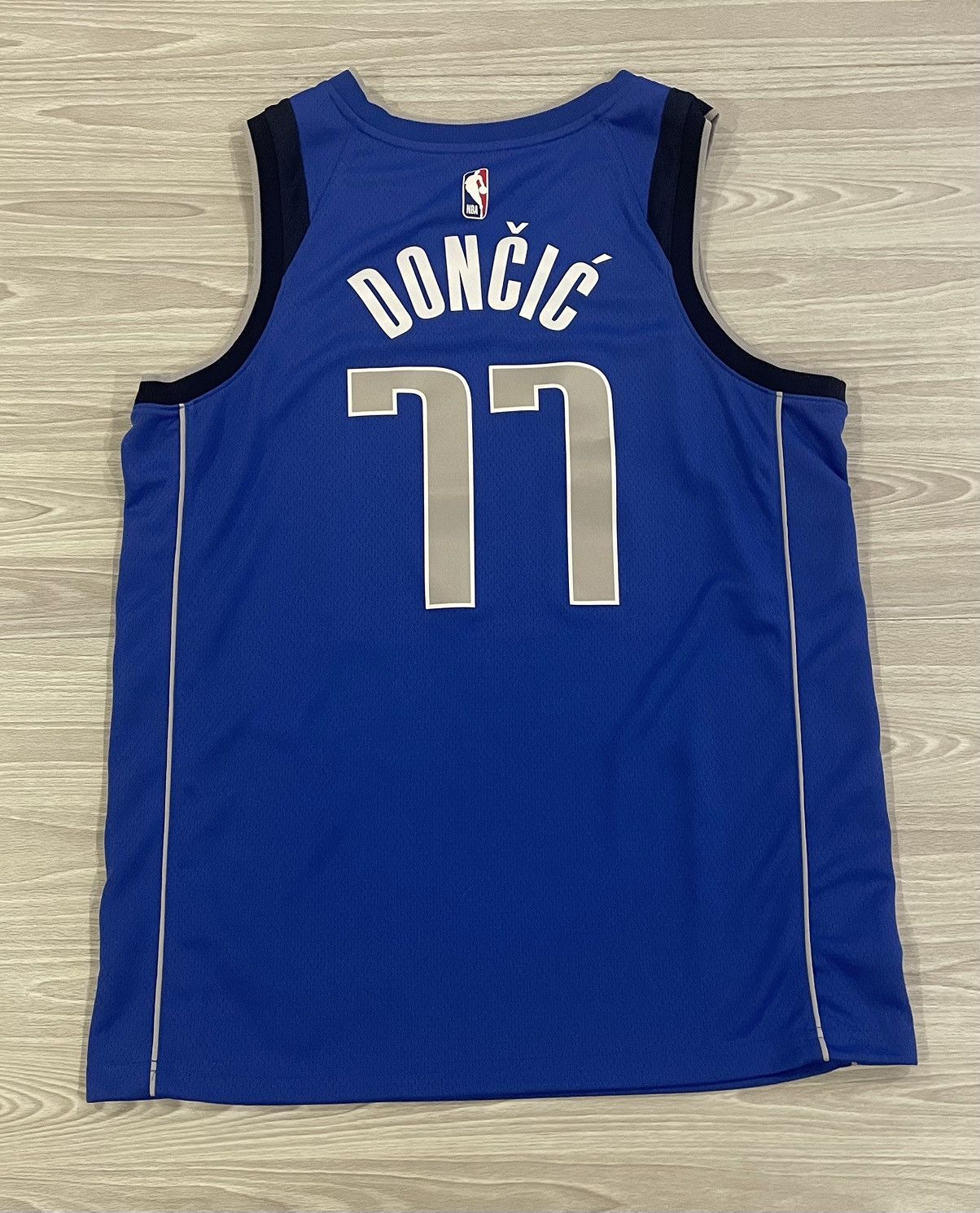 Jordan Brand Nike Dallas Mavericks Luka Dončić #77 Jersey Men’s Large Size US L / EU 52-54 / 3 - 6 Thumbnail