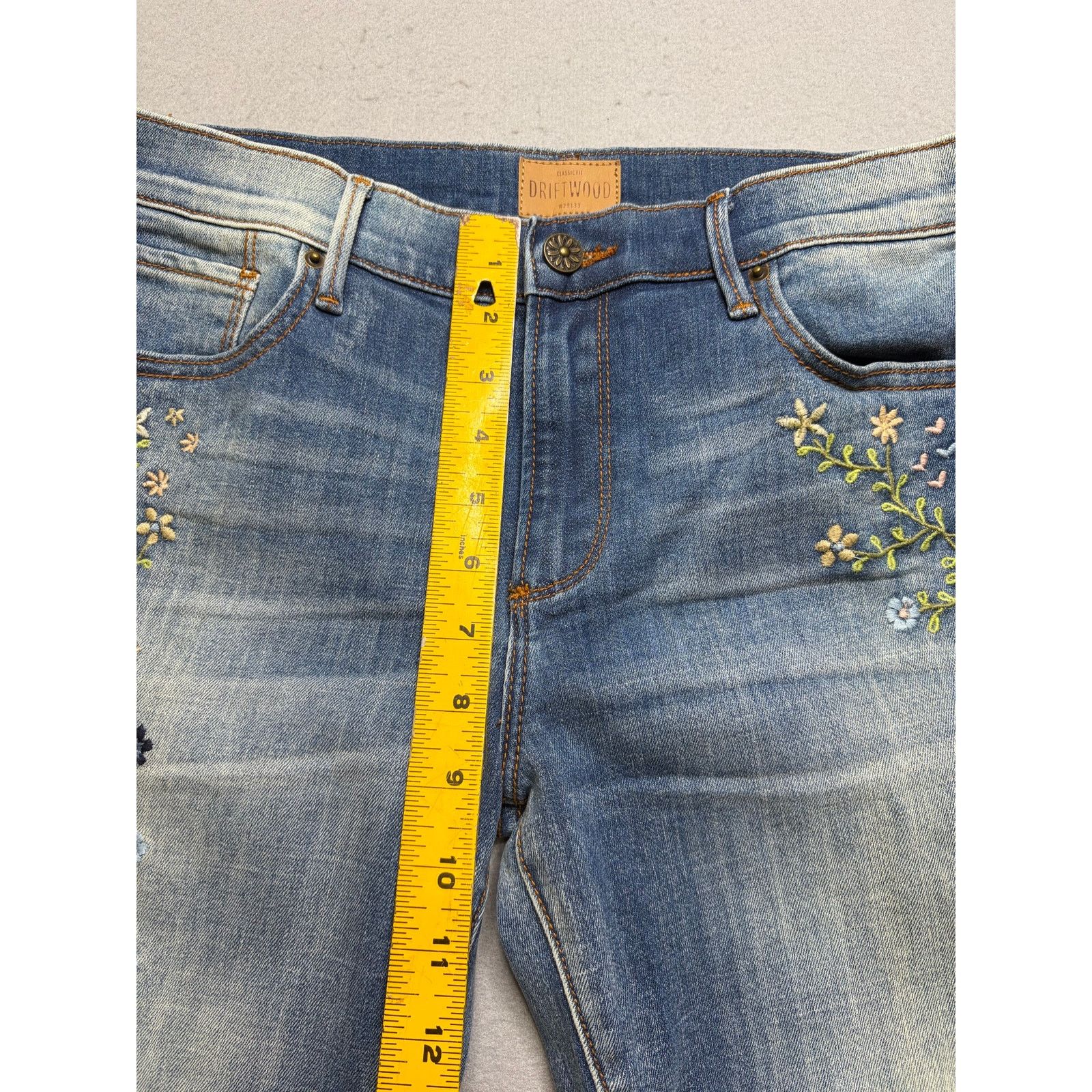 Other Driftwood Women’s Embroidered Floral Jeans Sz 29 Classic Fit Size 29" - 6 Thumbnail