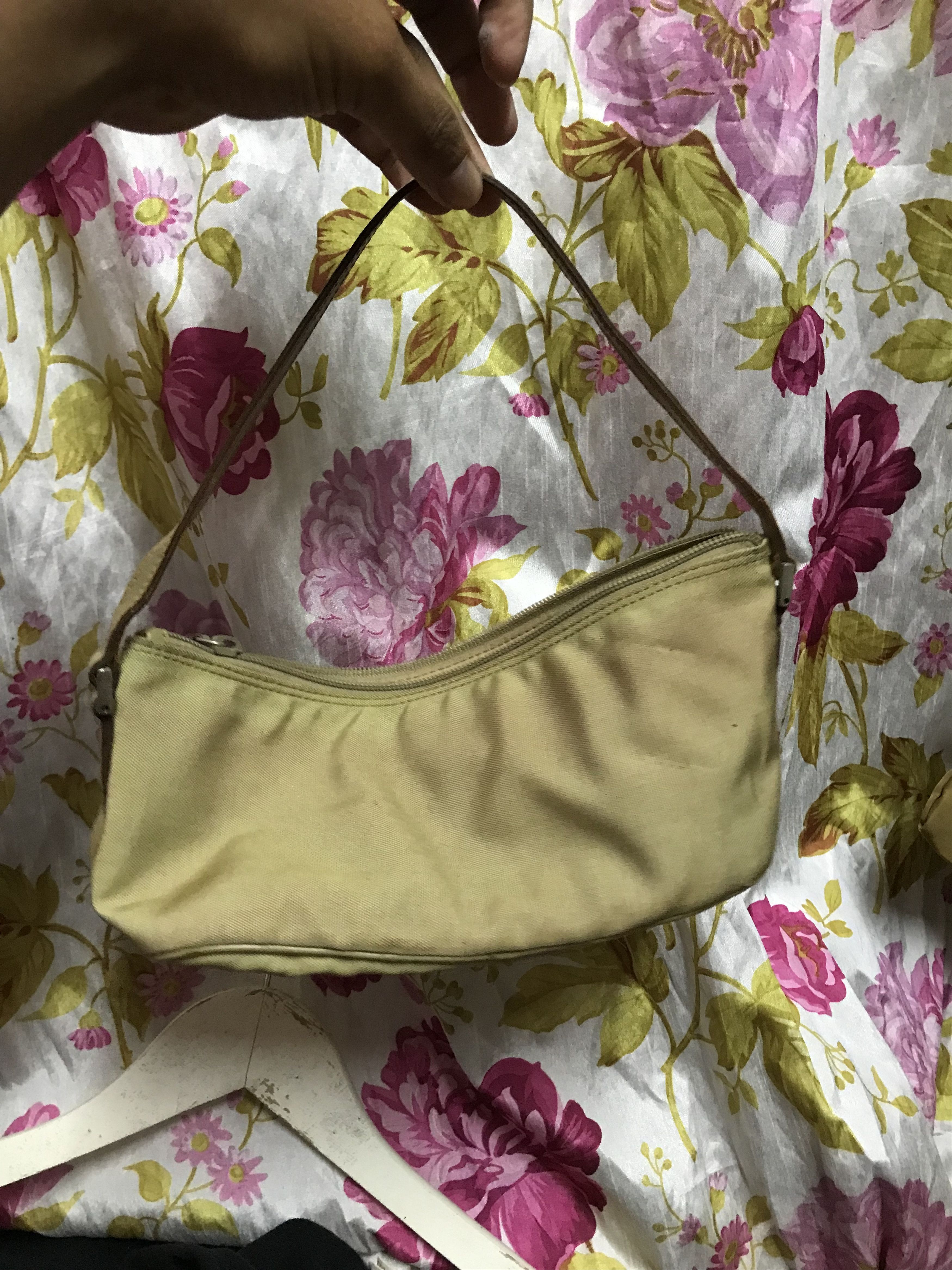 Gucci × Vintage Authentic Gucci Ponchete Distress Size ONE SIZE - 2 Thumbnail