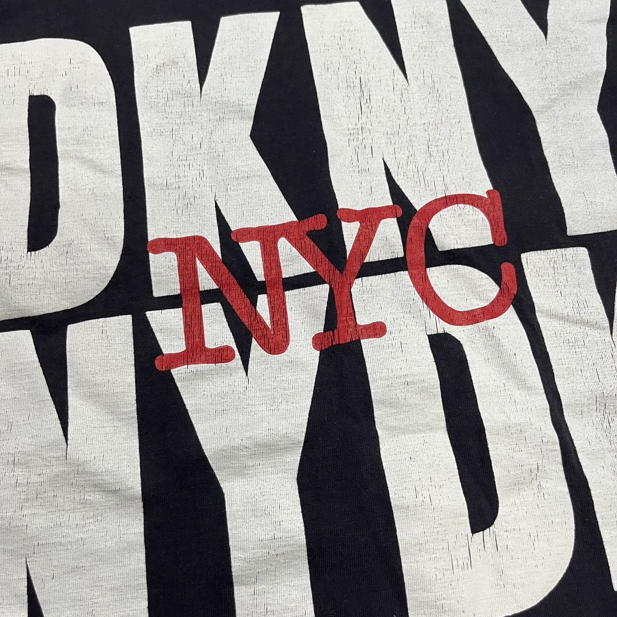 DKNY × Vintage Vintage DKNY Big Logo T Shirt Size US M / EU 48-50 / 2 - 3 Thumbnail