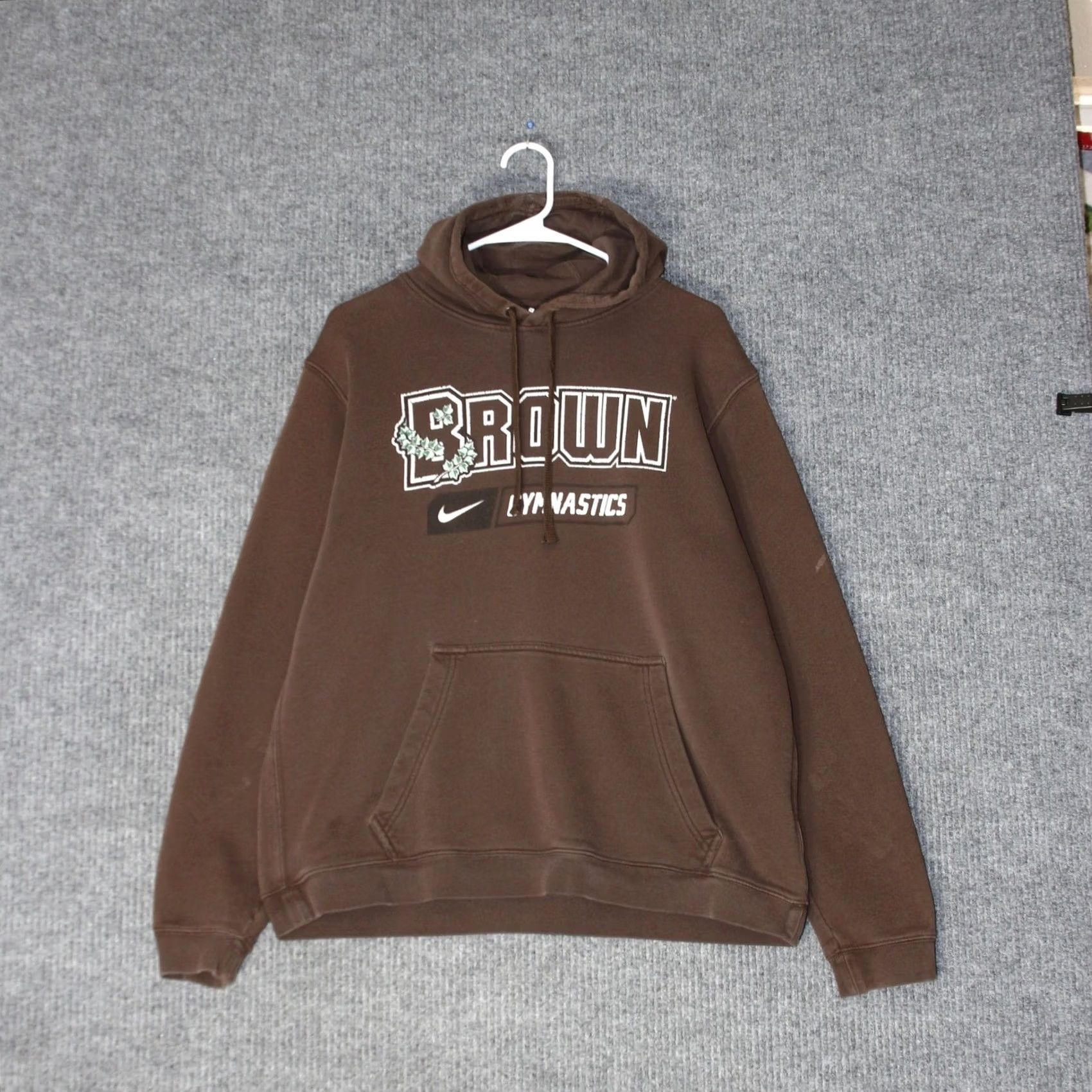Nike VINTAGE Brown University Gymnastics Nike Hoodie Mens L Brown Ivy League Sportswear Size US L / EU 52-54 / 3 - 2 Thumbnail