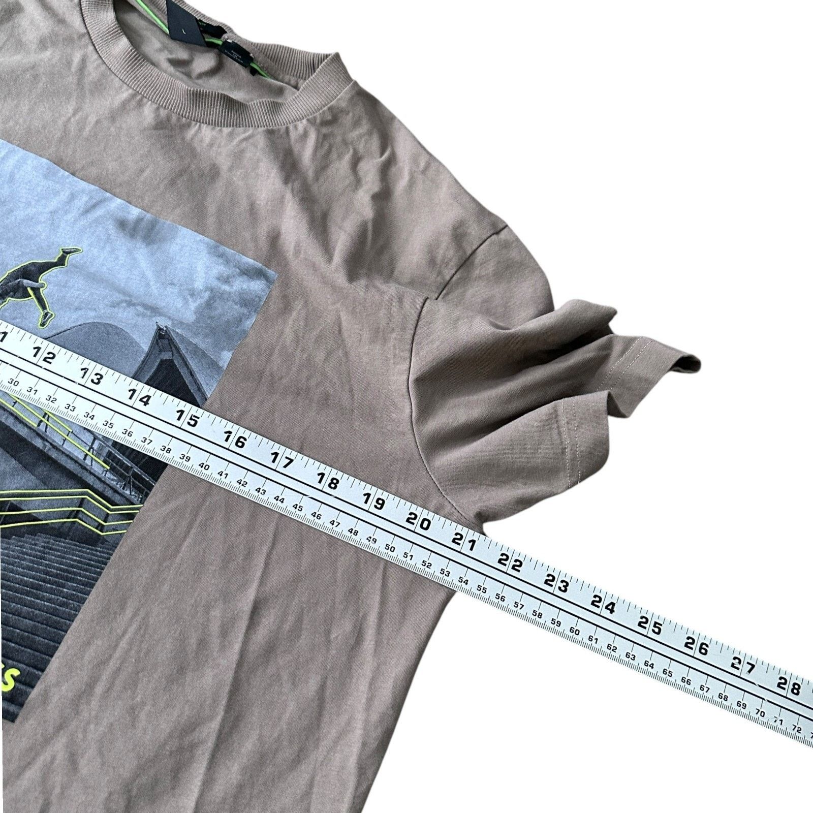 Hugo Boss Hugo Boss Tee T-Shirt Men’s Large Brown Graphic Short Sleeve Size US L / EU 52-54 / 3 - 9 Thumbnail
