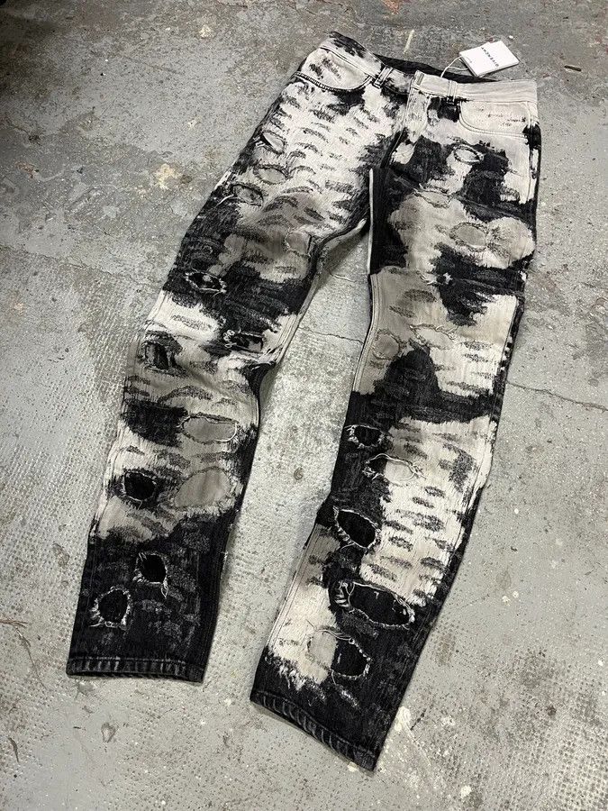 Givenchy × Vintage AW2022 Givenchy Distressed Monochrome Slim Jeans Size US 32 / EU 48 - 4 Thumbnail