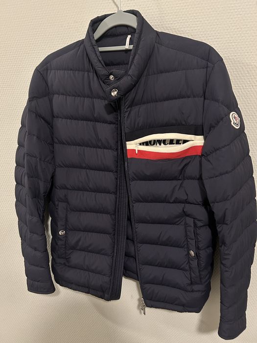 Moncler yeres hot sale jacket