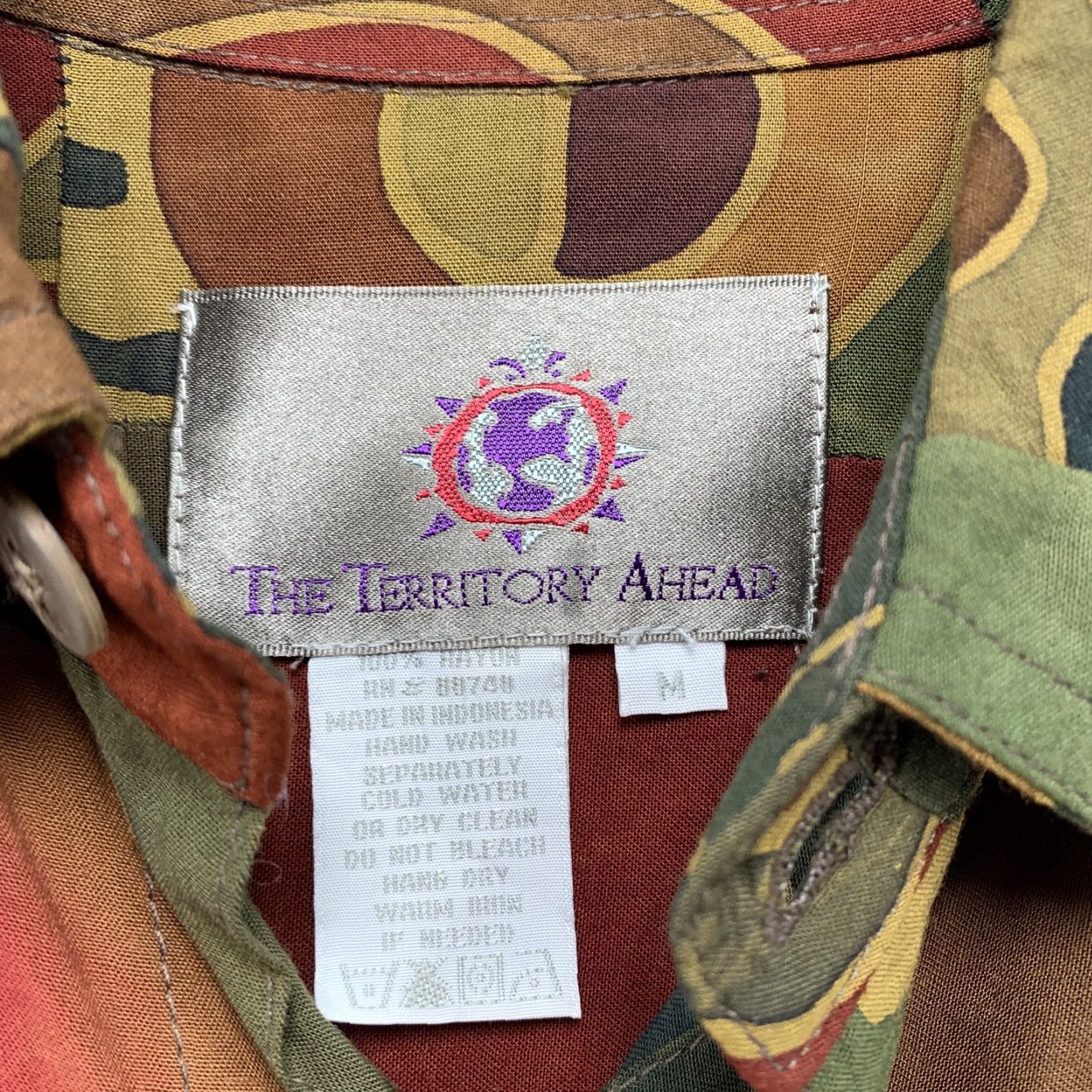 The Territory Ahead VTG Territories Ahead Rayon Button-Up Shirt Mens Medium Multicolor Casual Short Sleeve Shirt 90s Theme Mens Size US M / EU 48-50 / 2 - 6 Thumbnail