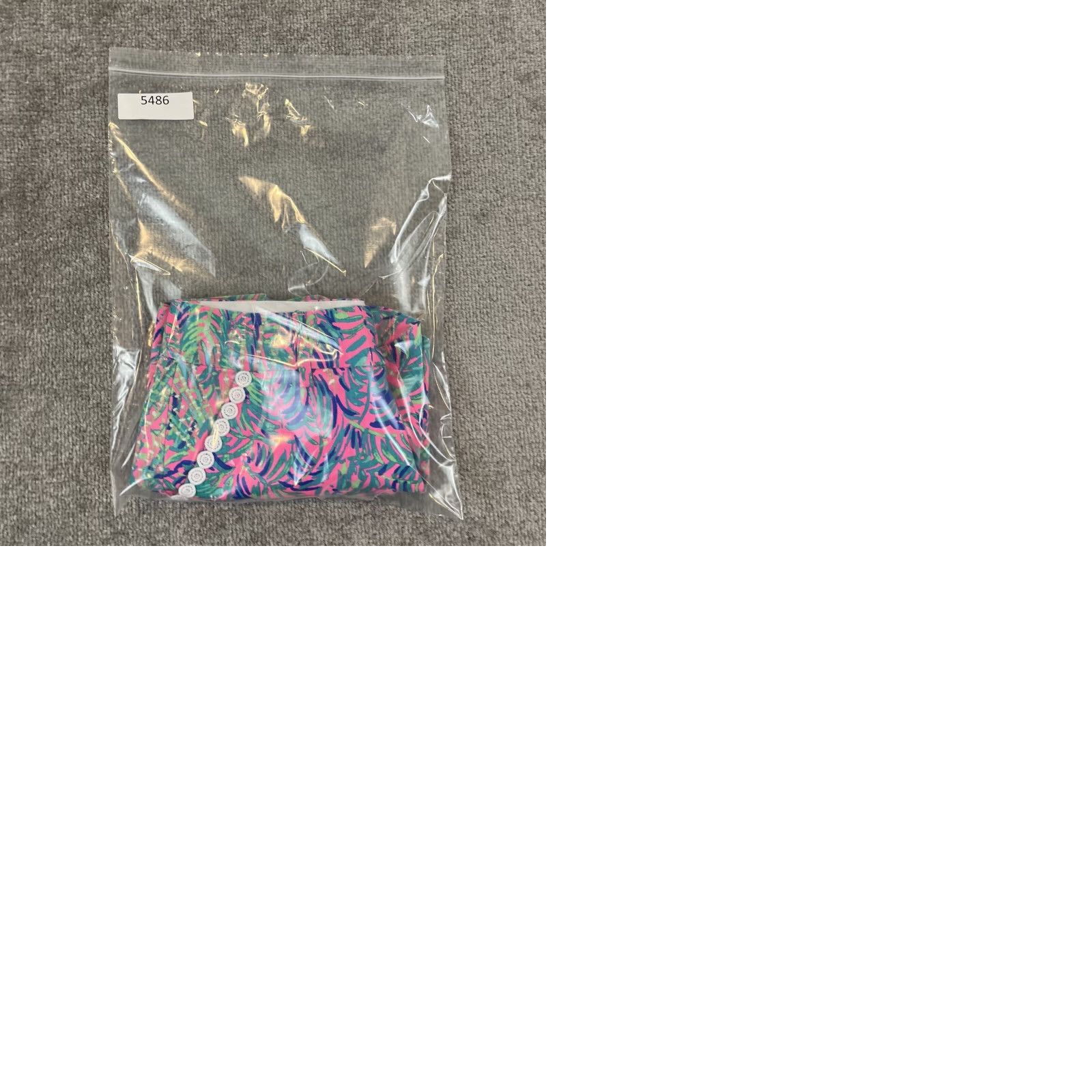 Lilly Pulitzer Lilly Pulitzer Bermuda Shorts Womens Size 00 4.5" Callahan Blue Green Pockets Floral Nylon Zipper Button Casual Summer Size 28" / US 6 / IT 42 - 9 Thumbnail