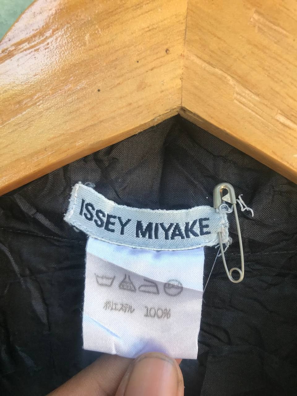 Issey Miyake Issey Miyake button Size US M / EU 48-50 / 2 - 3 Thumbnail