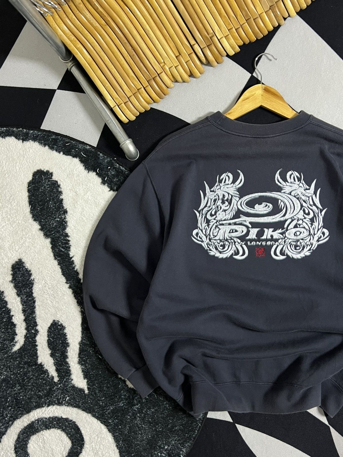 Other VINTAGE 90’s Y2K DRAGON DESIGN PIKO BACKHIT SWEATSHIRT Size US L / EU 52-54 / 3 - 3 Thumbnail