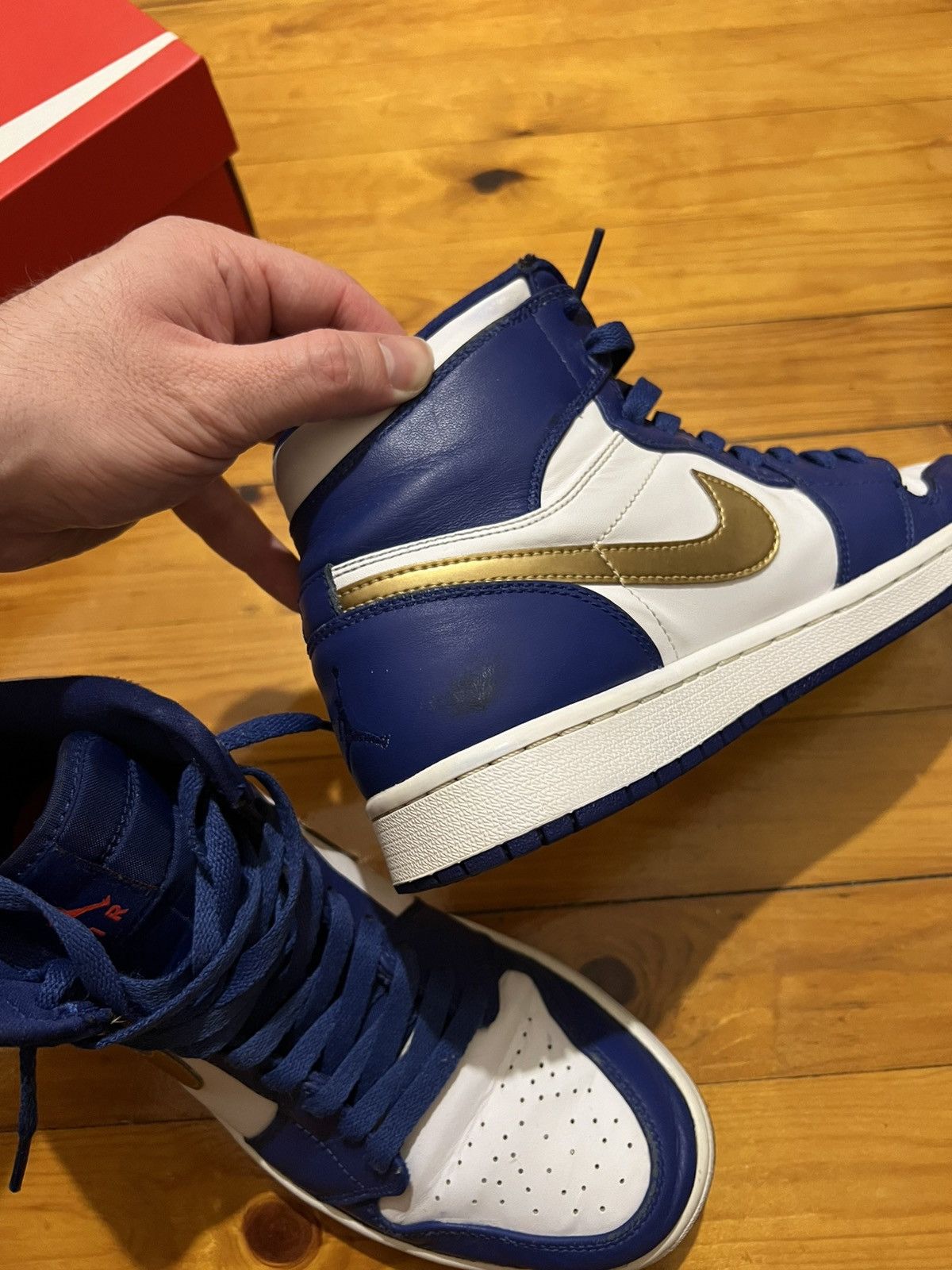 Jordan Brand × Nike Rare Nike Air Jordan 1 High Retro Gold Medal Size US 8 / EU 41 - 8 Thumbnail