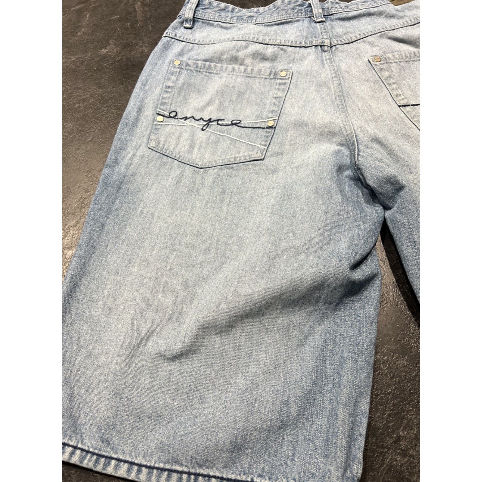 Enyce VINTAGE Enyce Bermuda Jeans Shorts Men 38 Blue Denim Embroidered Graffiti Baggy Jorts 90s Grunge Hip Hop Mens Size US 38 / EU 54 - 2 Thumbnail
