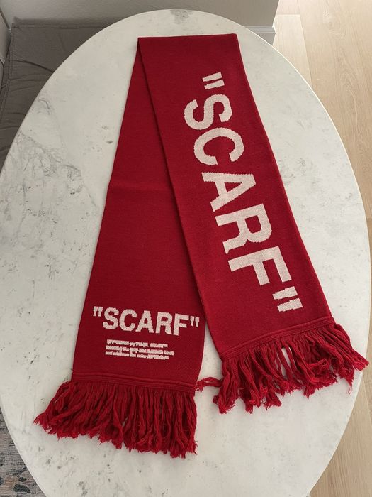 Off-White Quote scarf from the Fall 2018 Off-White c/o Virgil