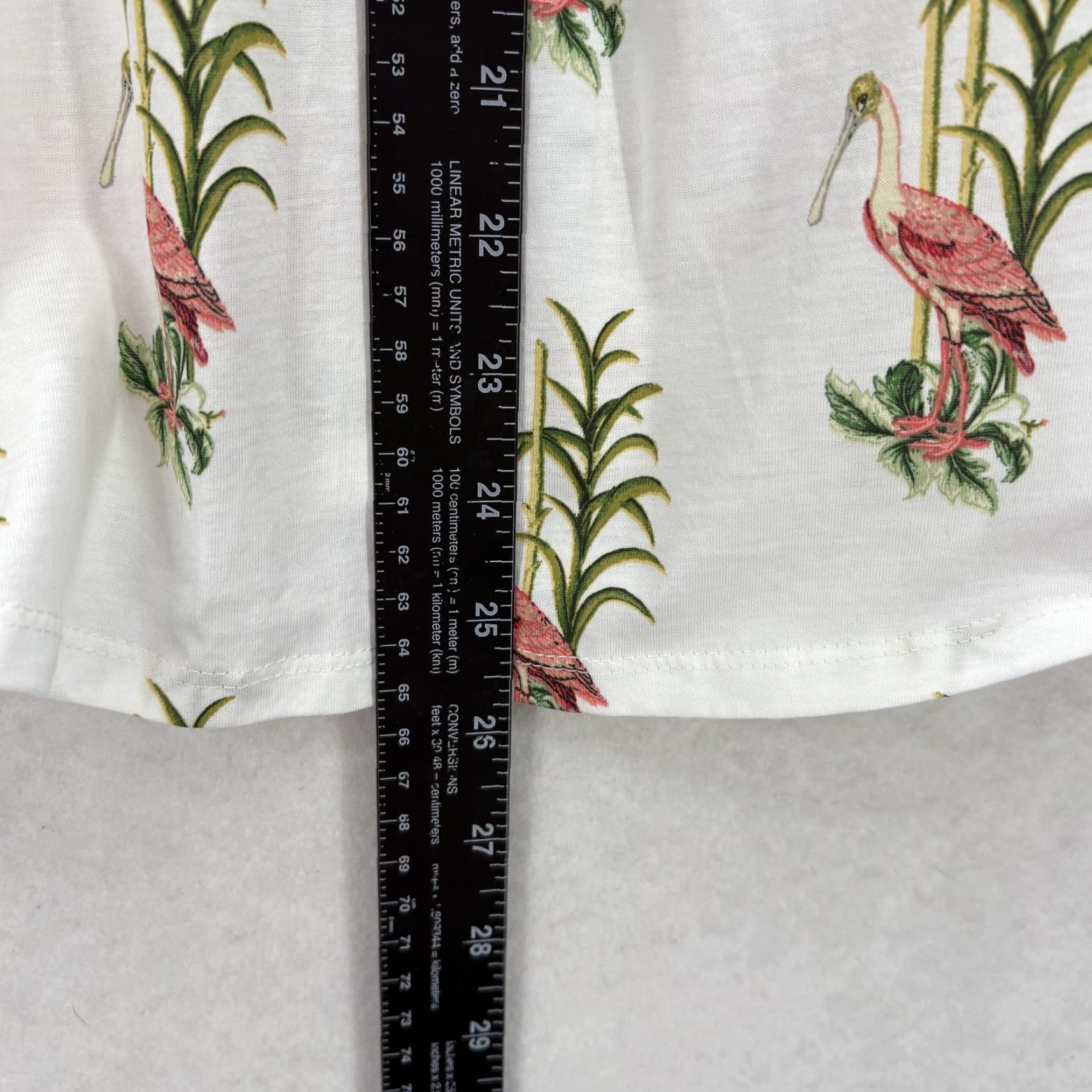 Ann Taylor Ann Taylor Factory Blouse Womens Medium White Floral Sleeveless High Neck Bird Tropical Jersey 100% Cotton Size M / US 6-8 / IT 42-44 - 6 Thumbnail