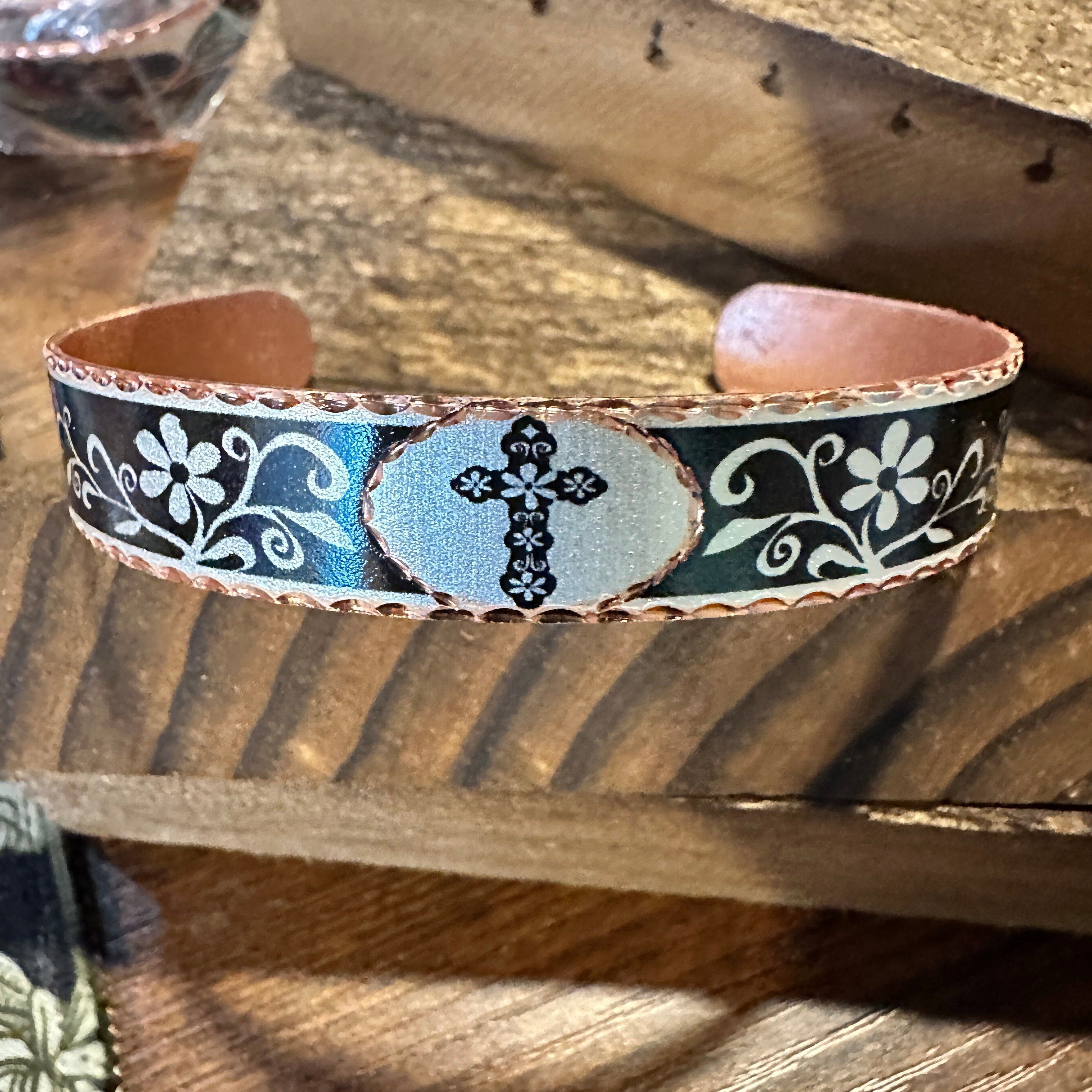 Other Handmade Boho Copper Narrow Cuff Bracelet, Diamond Cut Cross Size ONE SIZE - 1 Thumbnail