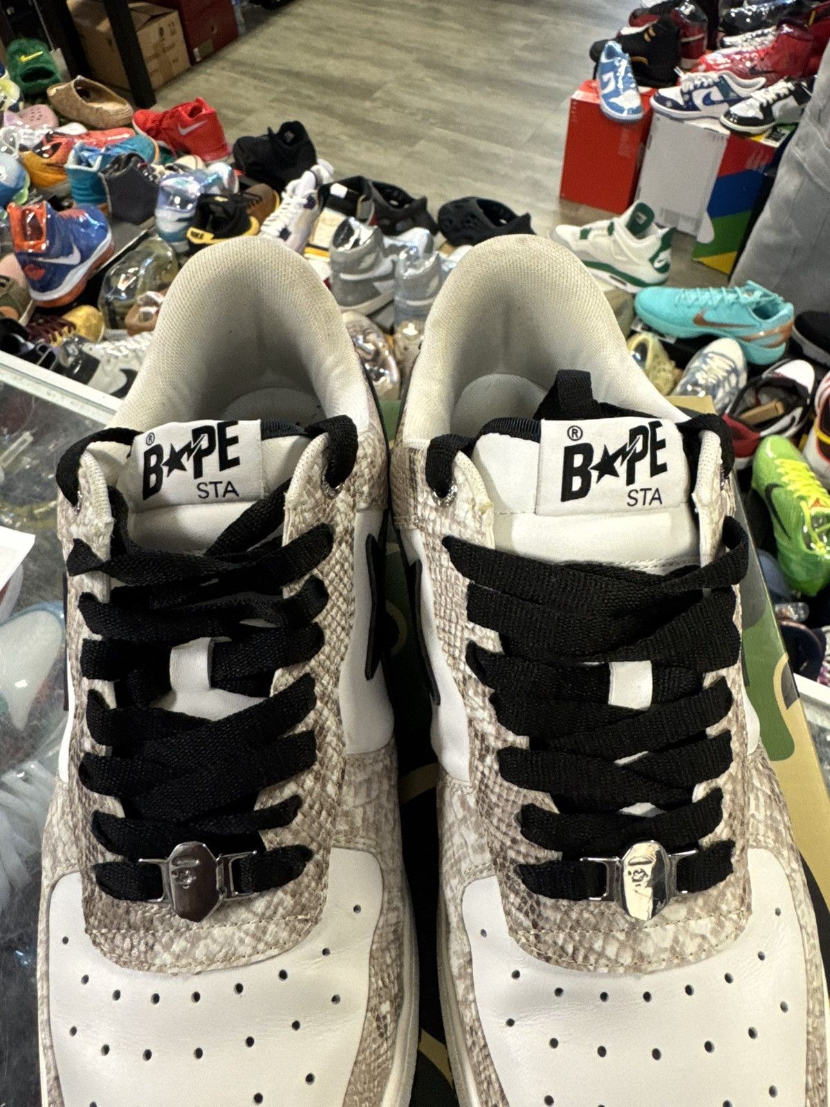 Bape Bape low top sneaker pre owned size 9 Size US 9 / EU 42 - 9 Thumbnail