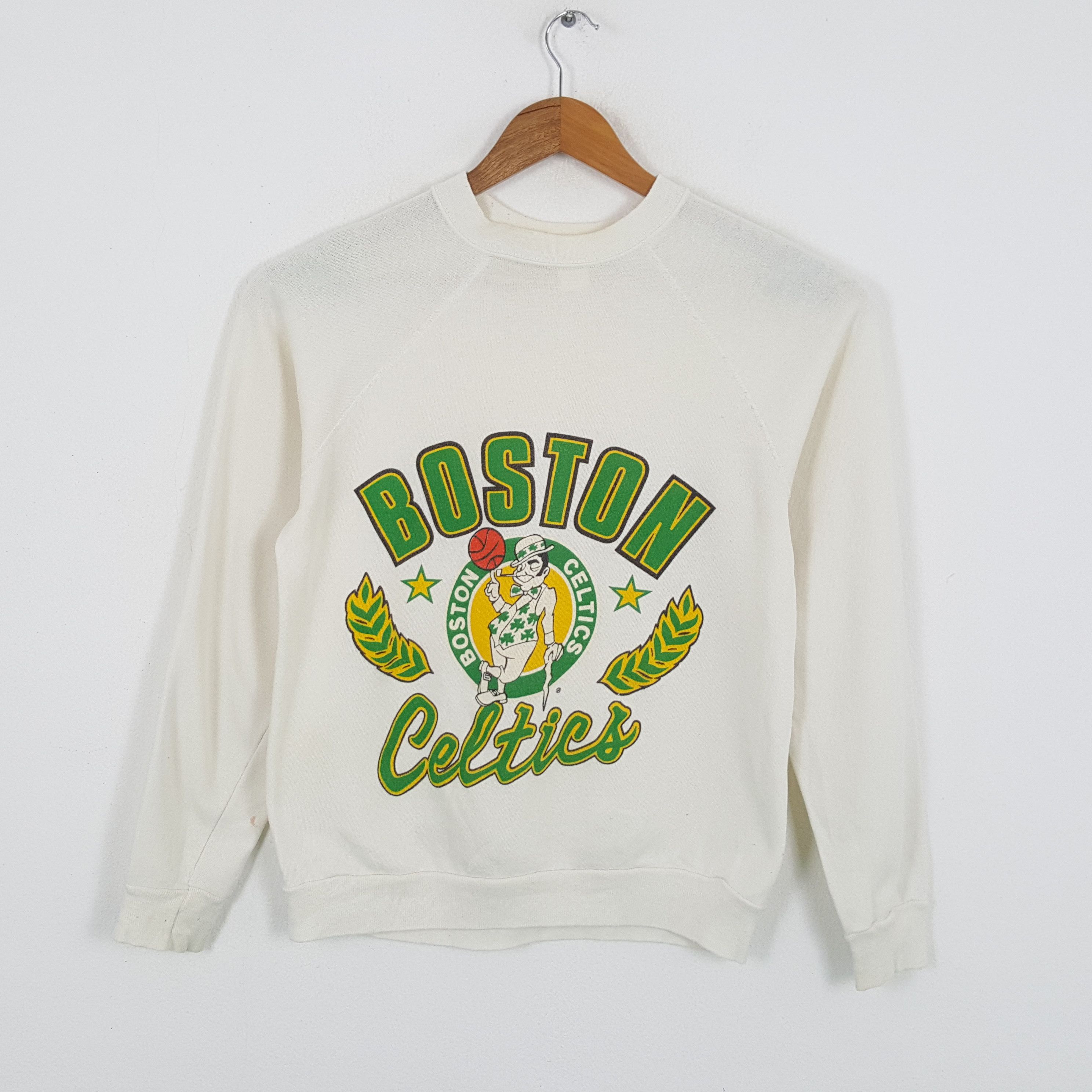 Vintage 90's BOSTON CELTICS American Basketball Swaetshirt