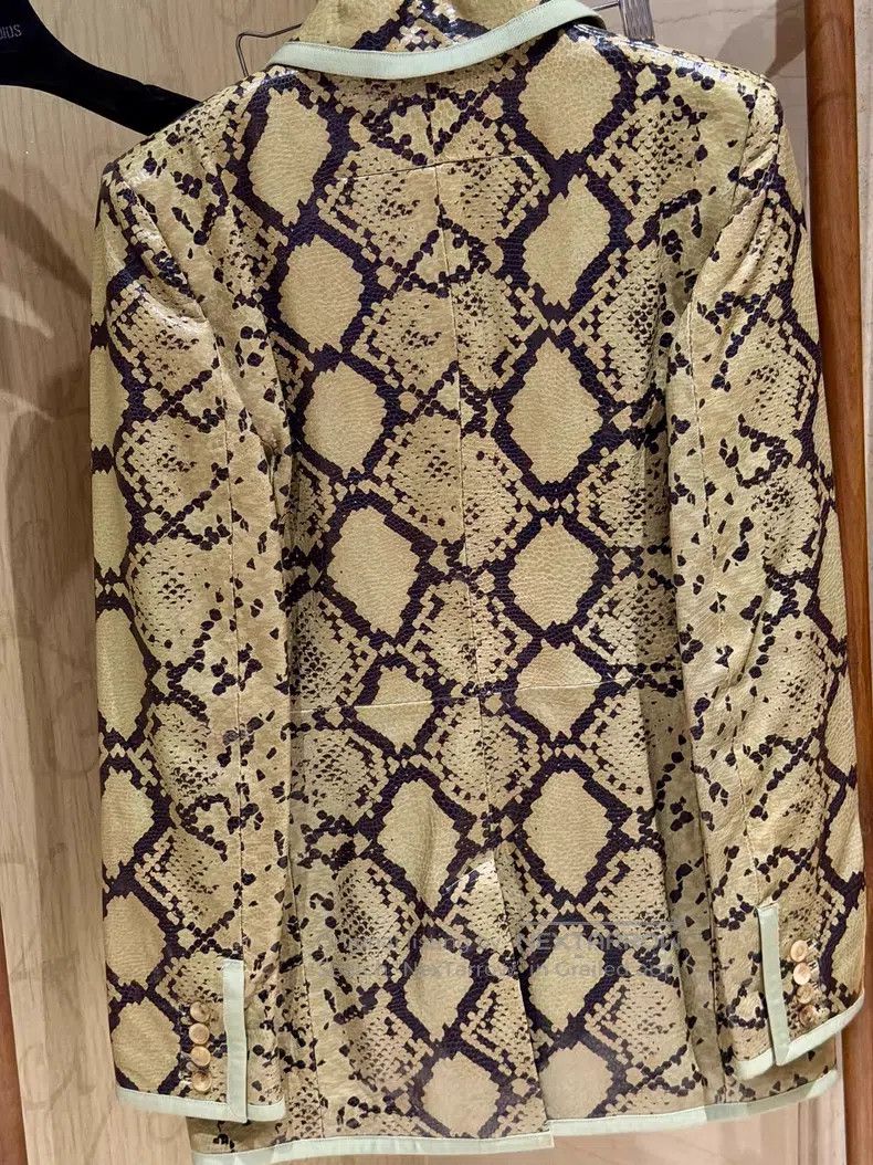 Givenchy Givenchy Snake Skin Lamb Skin Blazer Size US XXS / EU 40 - 2 Thumbnail