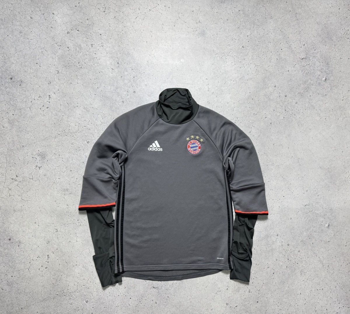 Adidas Adidas FC Bayern Munich Football Sweatshirt Soccer Vintage Size US S / EU 44-46 / 1 - 1 Thumbnail