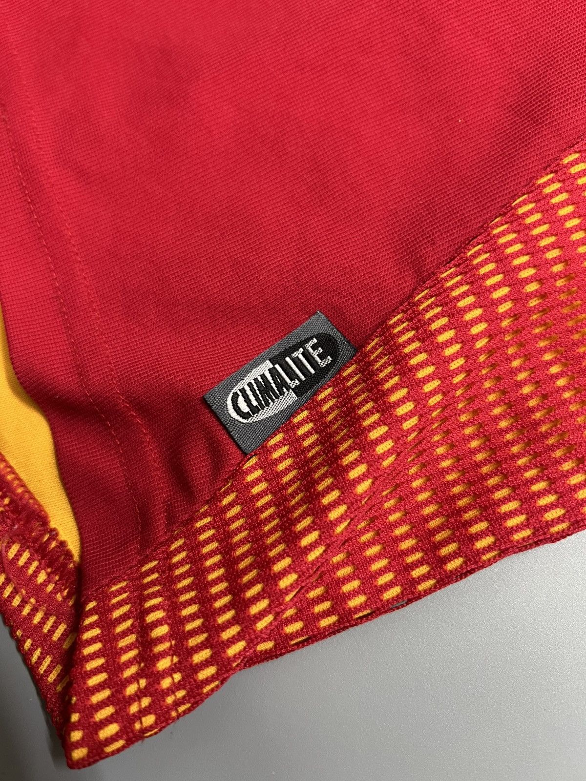 Adidas Vintage Spain Home Jersey 2002-2004 Size US M / EU 48-50 / 2 - 6 Thumbnail