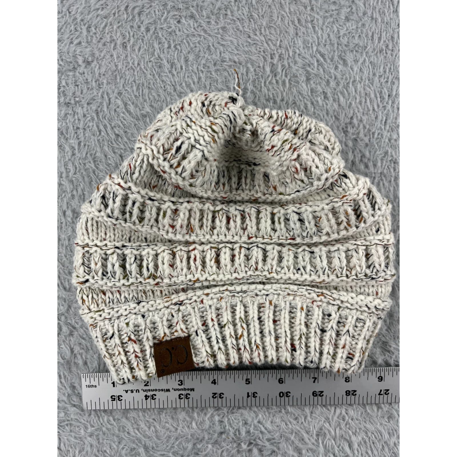 Vintage CC Exclusives Beanie Toque Womens One Size White Acrylic Knit Confetti Knit Logo Winter Outdoor Ski Hat Womens OS White 90s? Size ONE SIZE - 5 Thumbnail