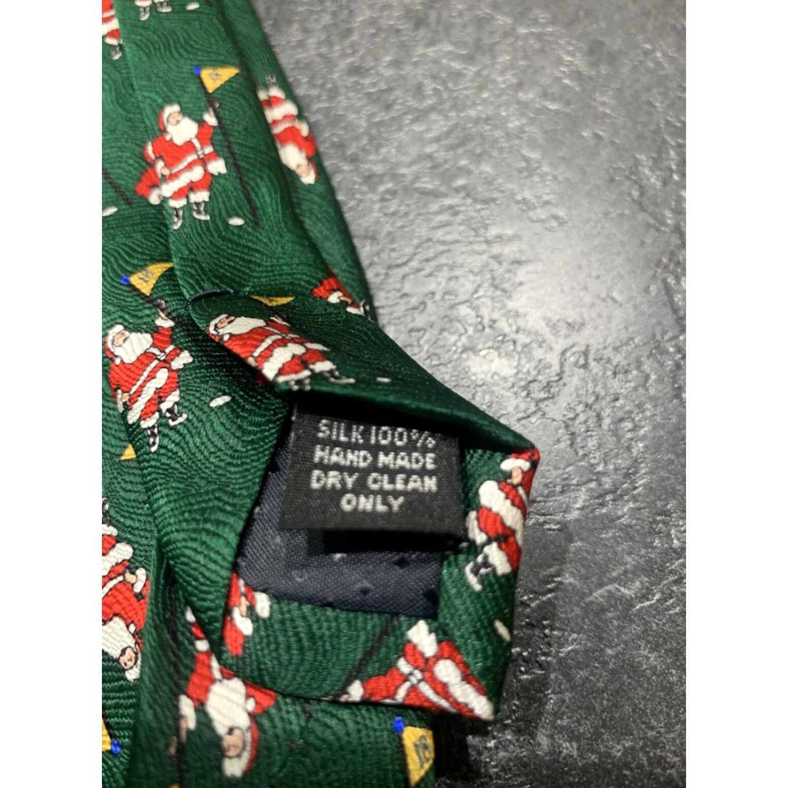 Vintage VINTAGE Cape Cod Neckwear Christmas Golf Tie Green Silk Santa Claus Pattern Mens Size ONE SIZE - 5 Thumbnail