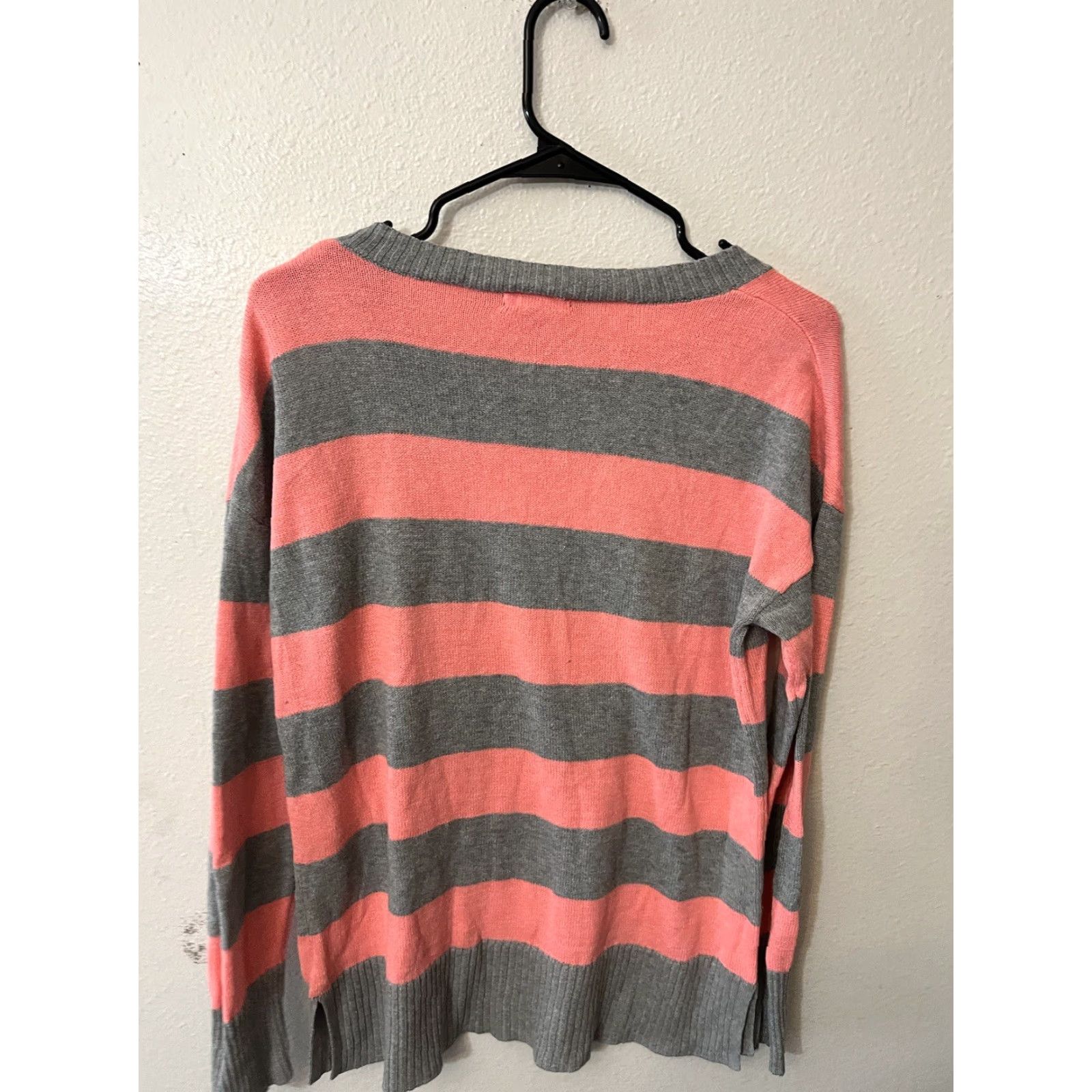 Gap VINTAGE Gap T-Shirt Women Solid Round Neck Long Sleeve Size M Pink Gray Striped 90s Womens Size M / US 6-8 / IT 42-44 - 2 Thumbnail