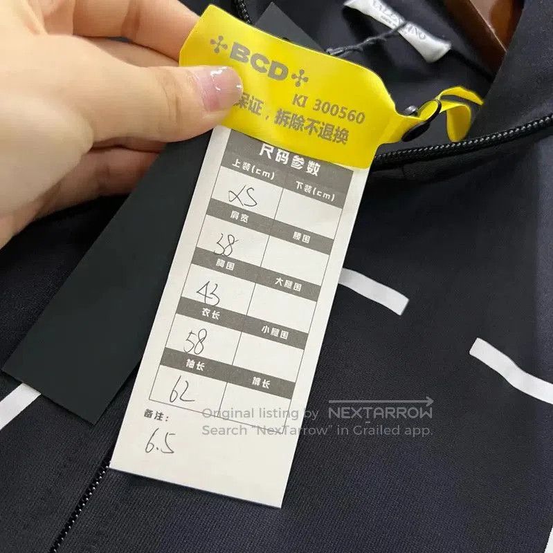 Valentino Valentino Black Logo Cotton Crop Sweatshirt . Size XS / US 0-2 / IT 36-38 - 5 Thumbnail