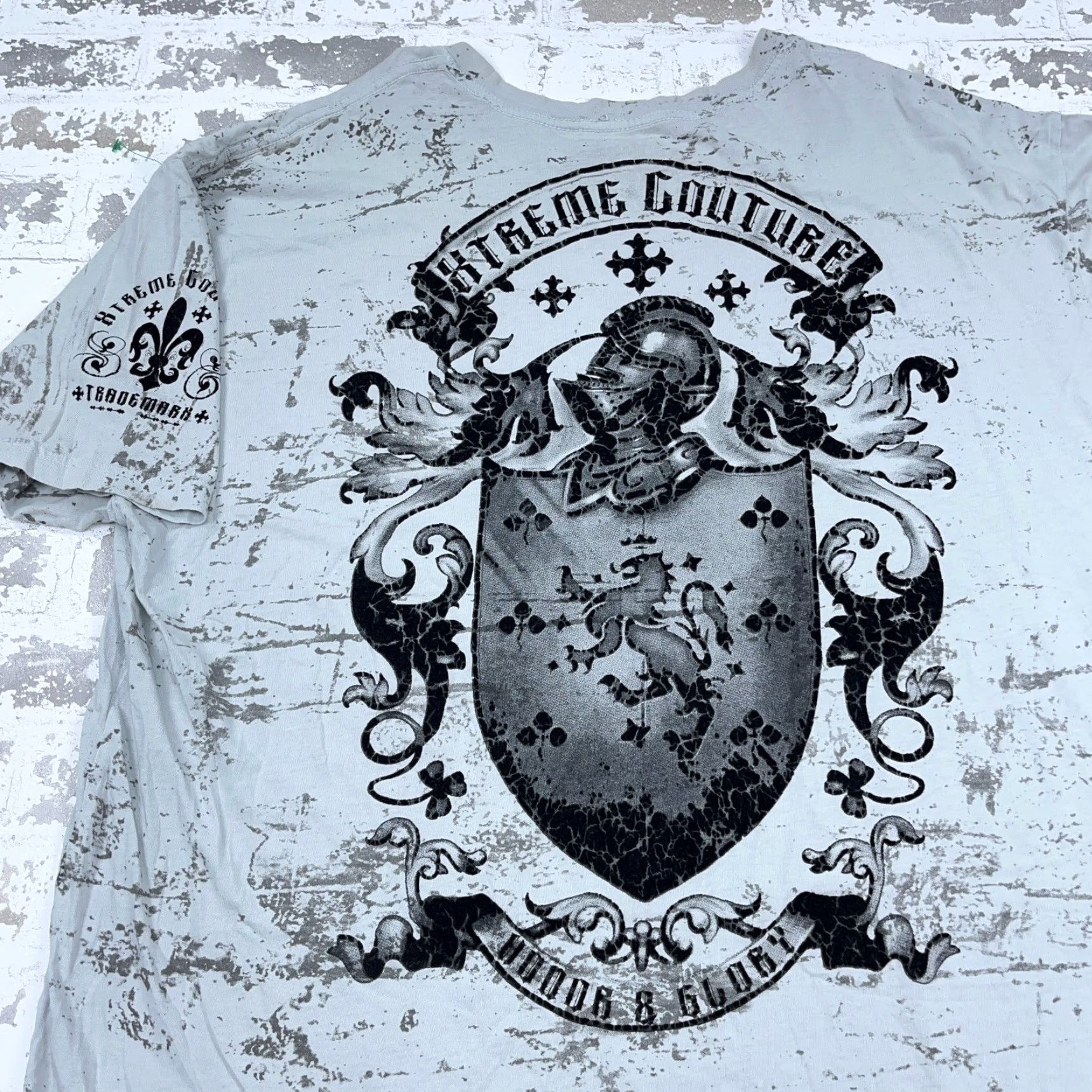 Vintage Xtreme Couture By Affliction T-Shirt Men 3XL Gray Graphic Print Gothic Grunge Skull USA 90s style Shirt Mens Size US XXL / EU 58 / 5 - 3 Thumbnail