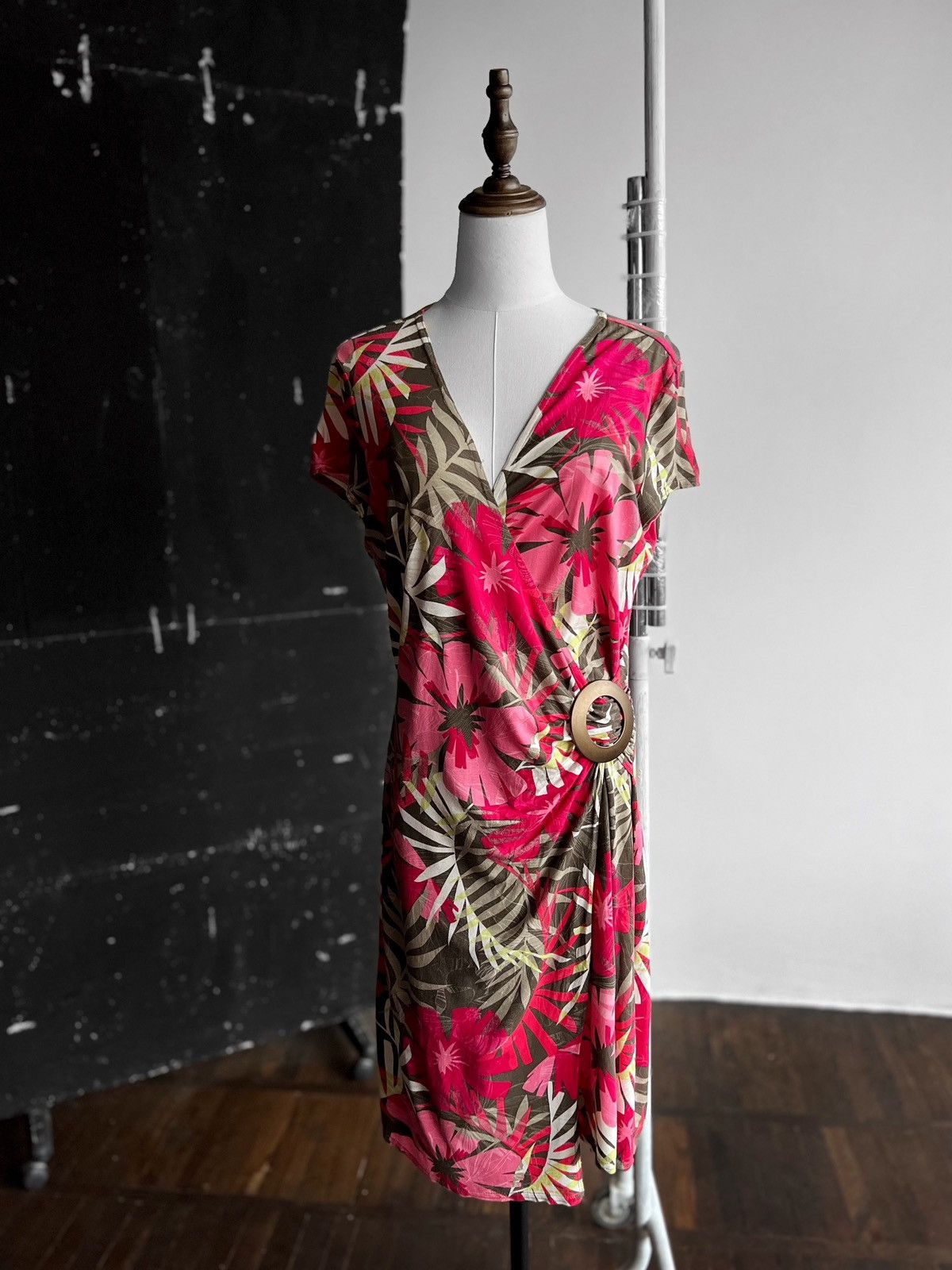 Joseph Ribkoff Joseph Ribkoff Floral Knee Length Faux Wrap Sheath Dress Size M / US 6-8 / IT 42-44 - 1 Thumbnail