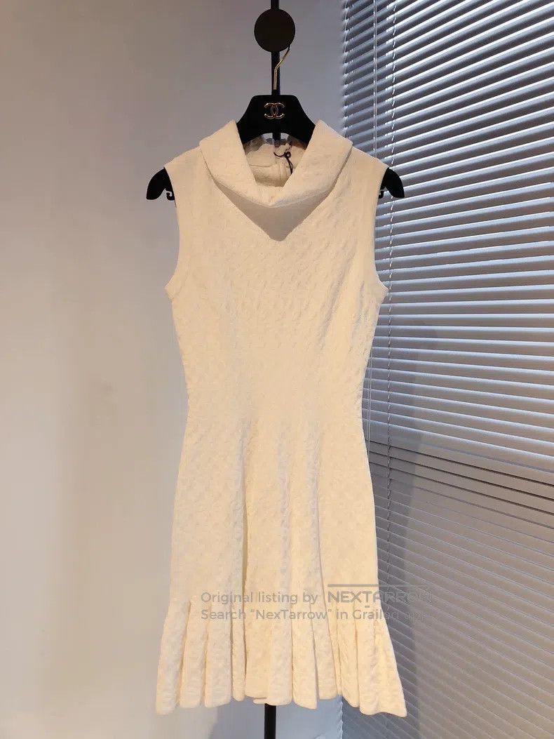 Alaia Alaia White Sleeveless Tight Dress Size XS / US 0-2 / IT 36-38 - 1 Thumbnail