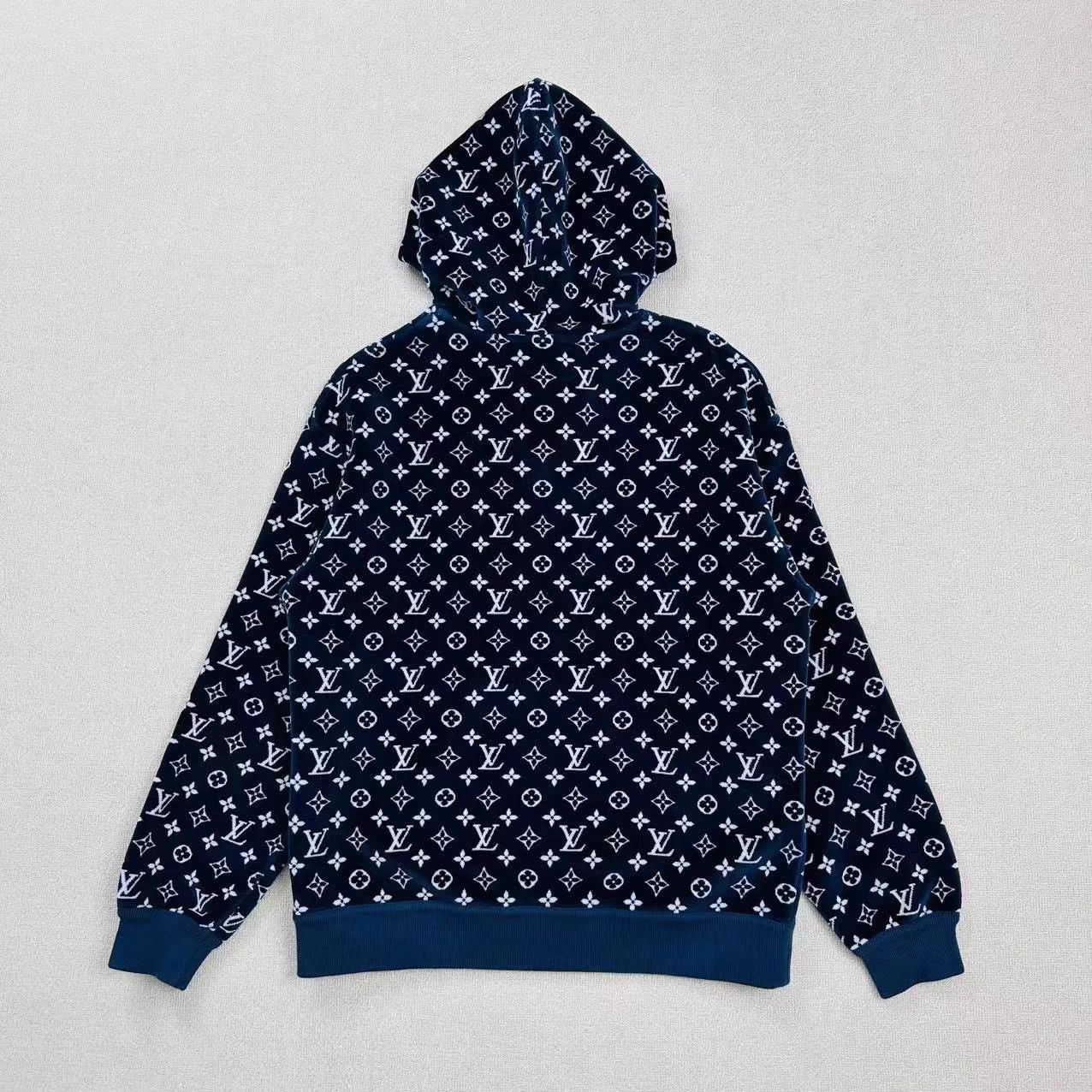 Louis Vuitton Louis Vuitton Monogram Fleece Hoodie S NWOT Size S / US 4 / IT 40 - 2 Thumbnail