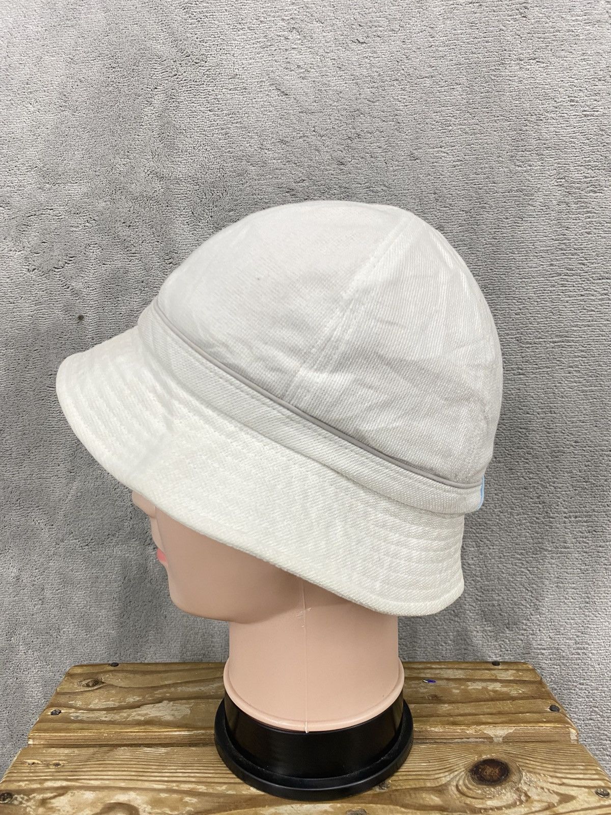 Givenchy VINTAGE GIVENCHY BUCKET HAT 🔥 Size 26 - 3 Thumbnail
