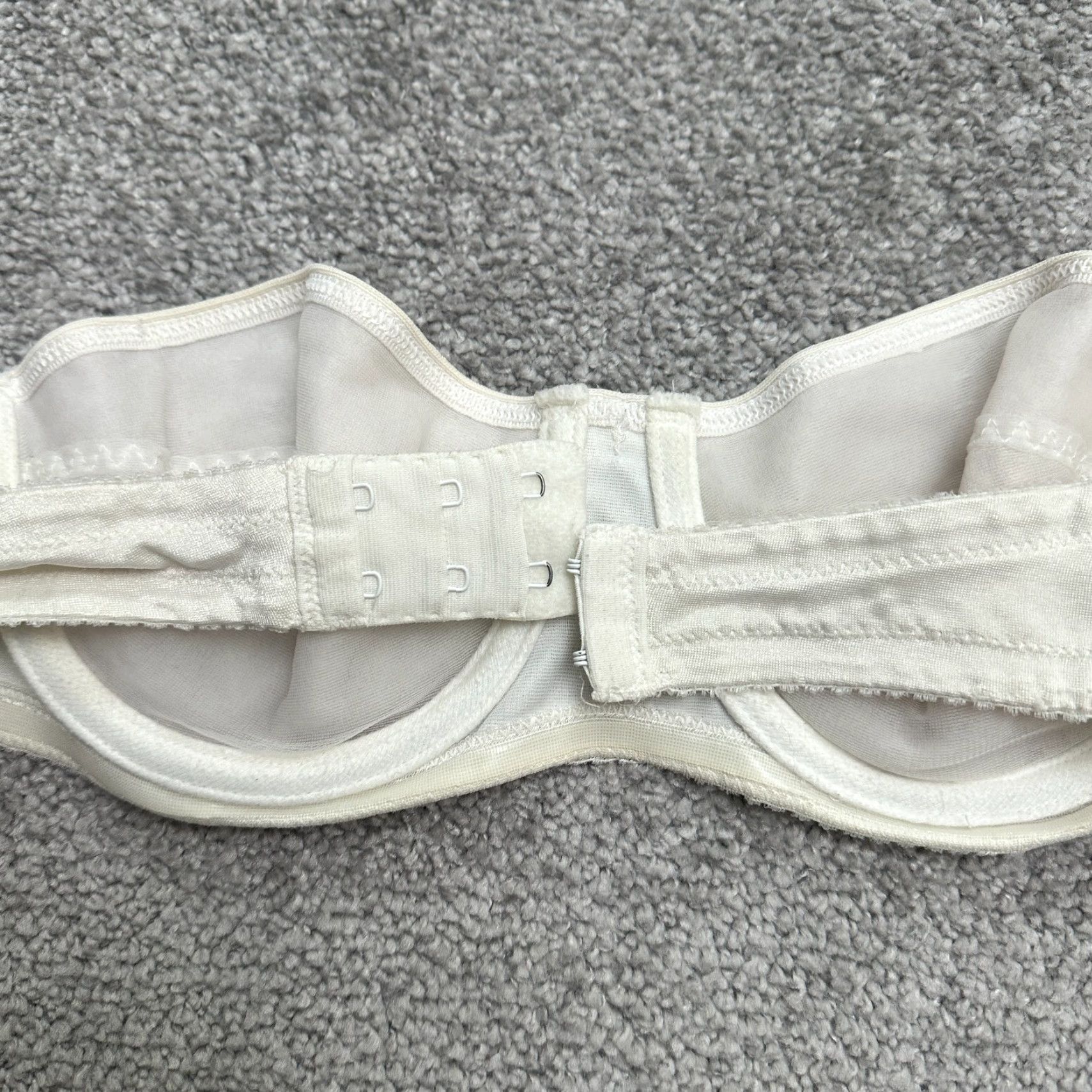 Vintage Unbranded Bandeau Strapless Underwired Bra Women 34B White Unpadded Bow Hook&Eye Size ONE SIZE - 7 Thumbnail