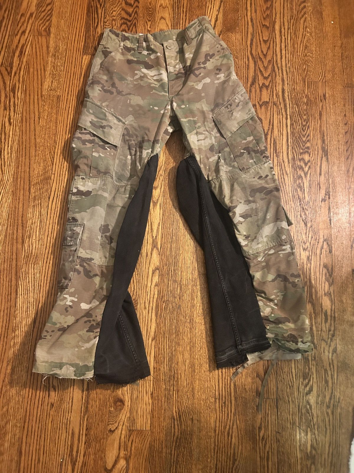 Japanese Brand Custom Wide Leg Camo Jeans Size US 31 - 1 Thumbnail