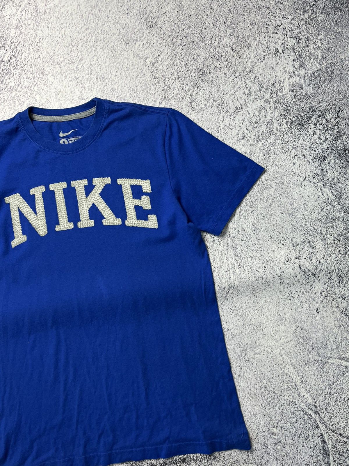 Nike Vintage Nike 90s Faded Big Swoosh Center Logo Tee Shirt Size US S / EU 44-46 / 1 - 3 Thumbnail