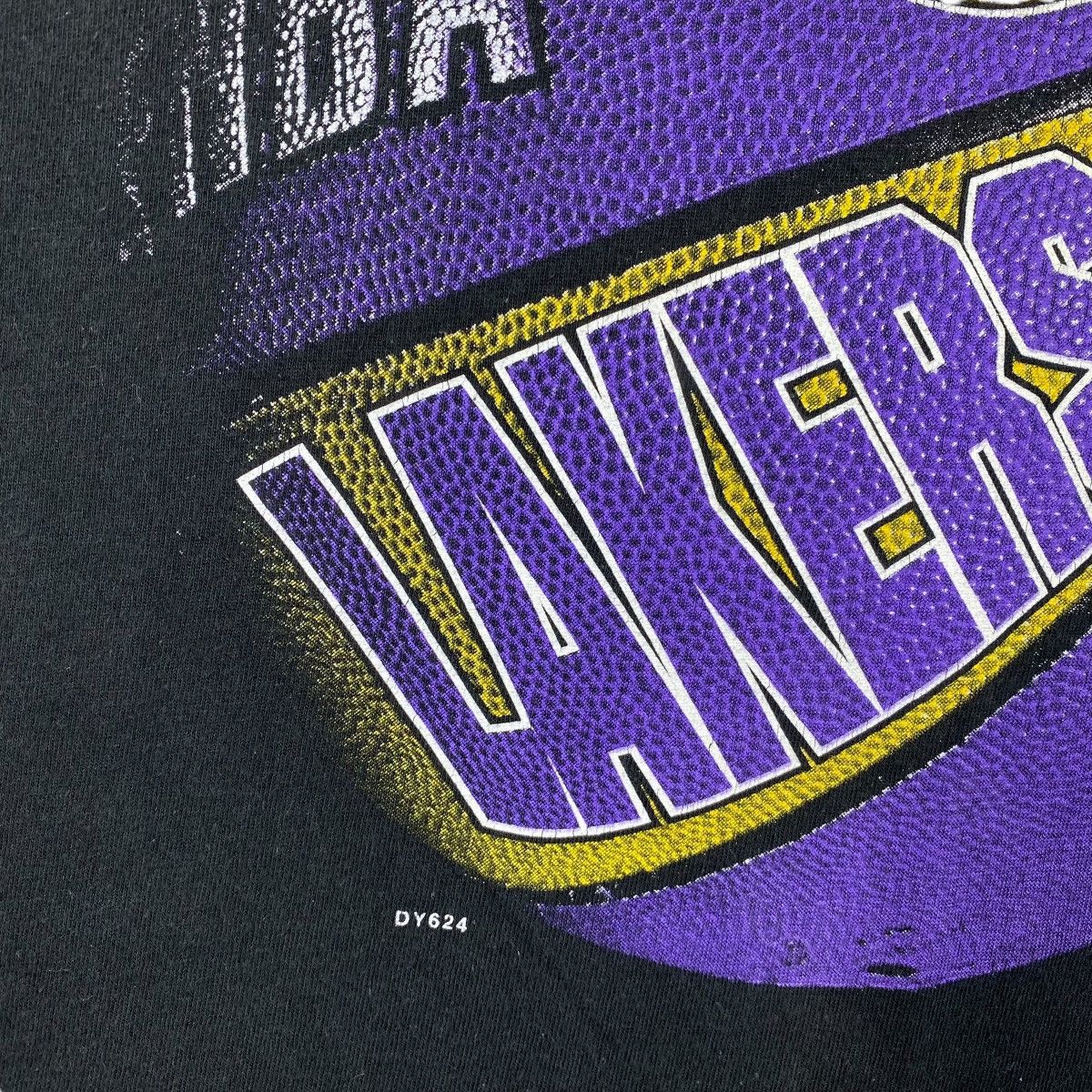 NBA × Vintage Vintage 90's LOS ANGELES LAKERS Nba Graphic Tee Shirt Size US XL / EU 56 / 4 - 3 Thumbnail