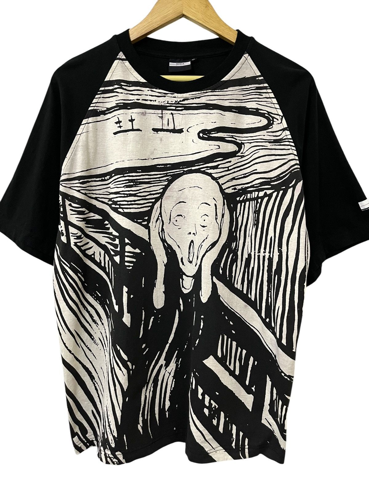 Vintage VINTAGE EDVARD MUNCH THE SCREAM MUSEUM AOP ART TSHIRT Size US XL / EU 56 / 4 - 3 Thumbnail